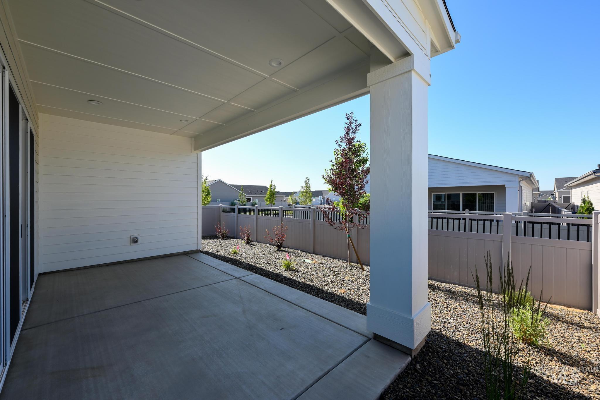 8651 W Stillmore St Property Photo 25