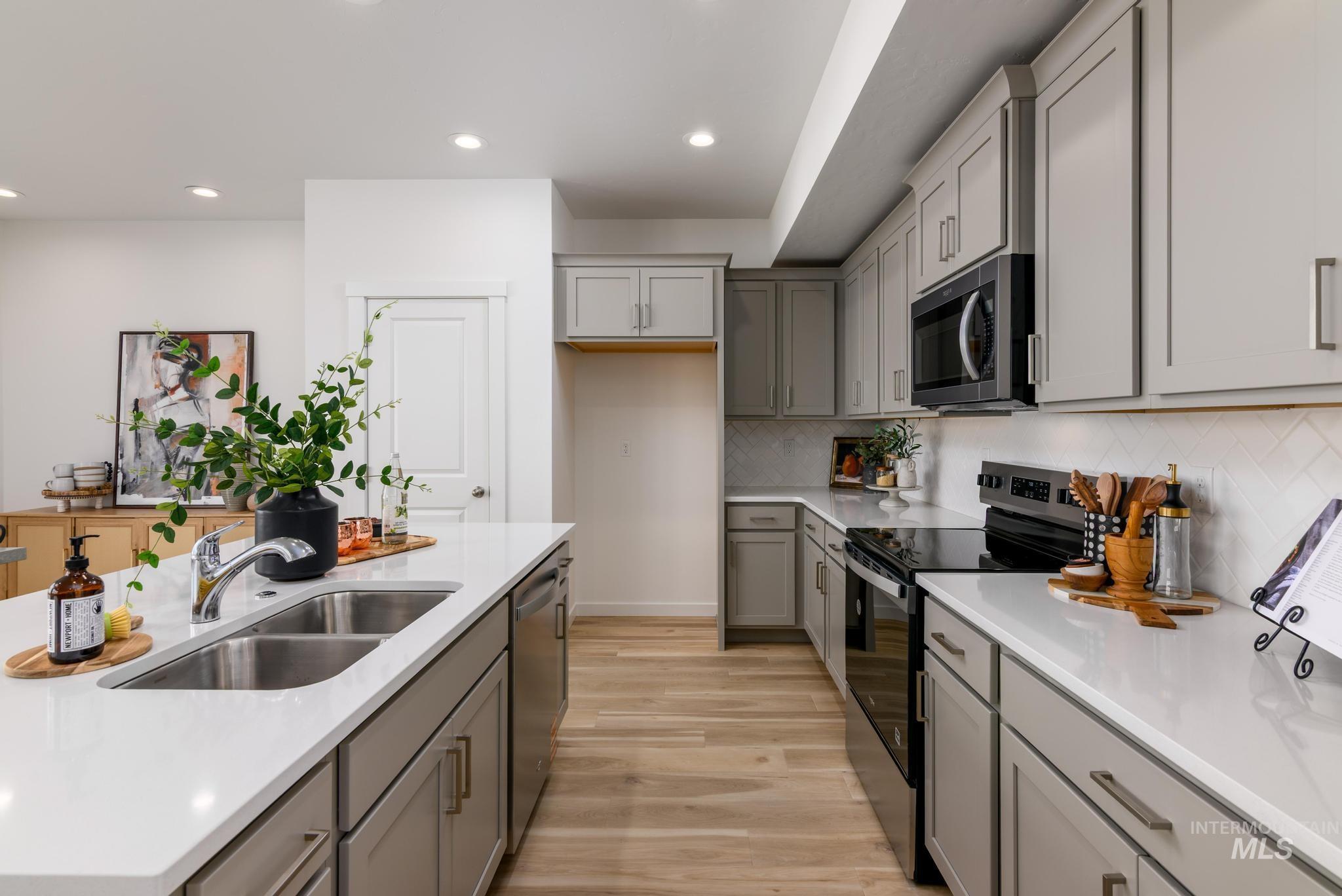 14658 Wing Spread Dr Property Photo 13