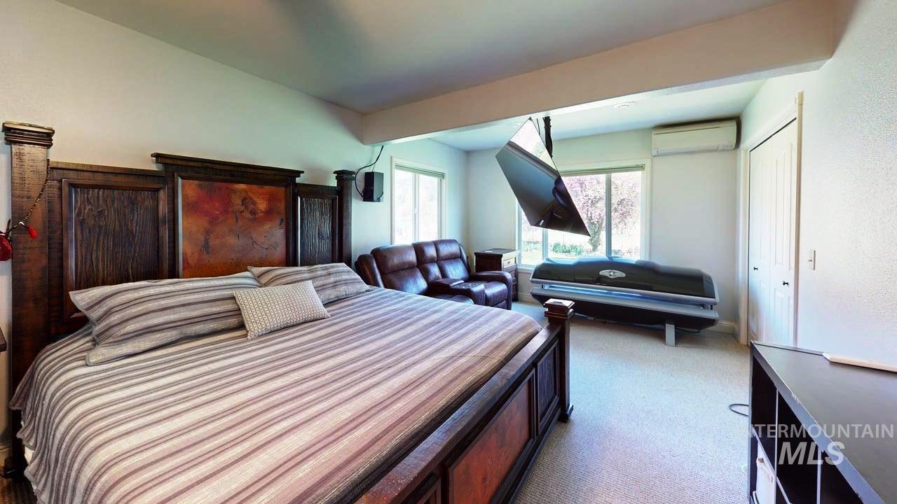 17082 Snake River Road Property Photo 8