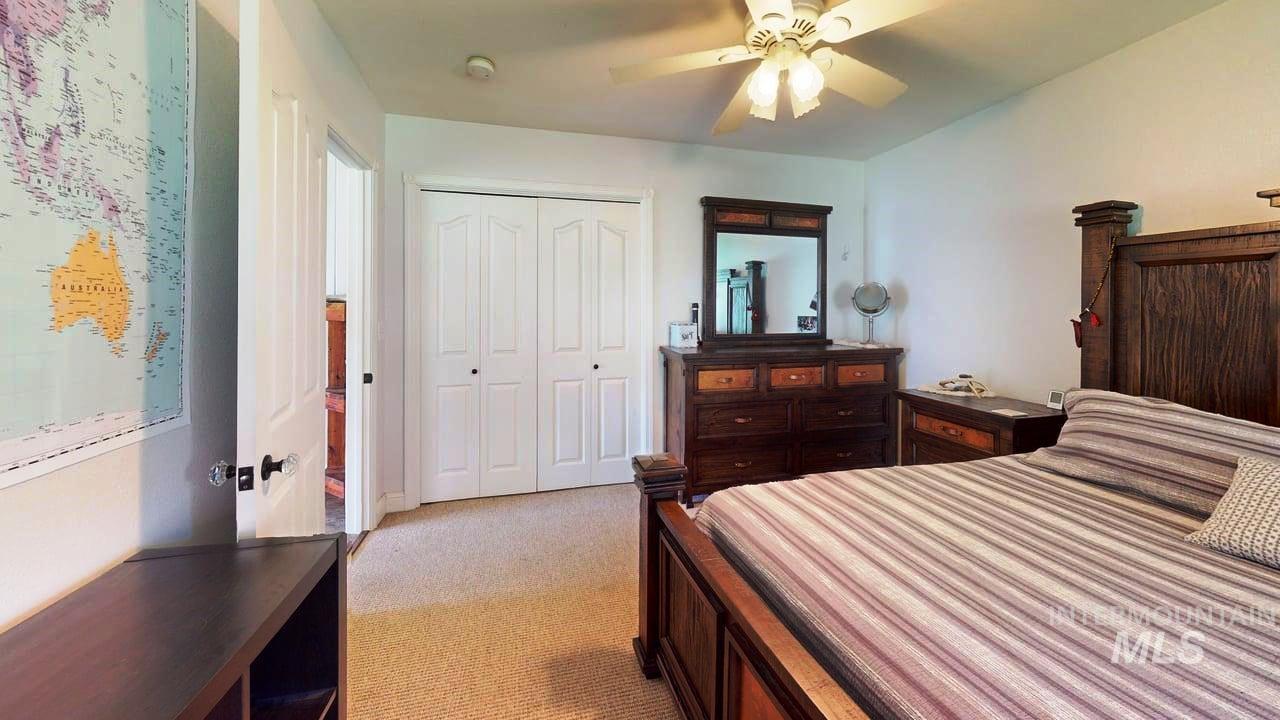 17082 Snake River Road Property Photo 9