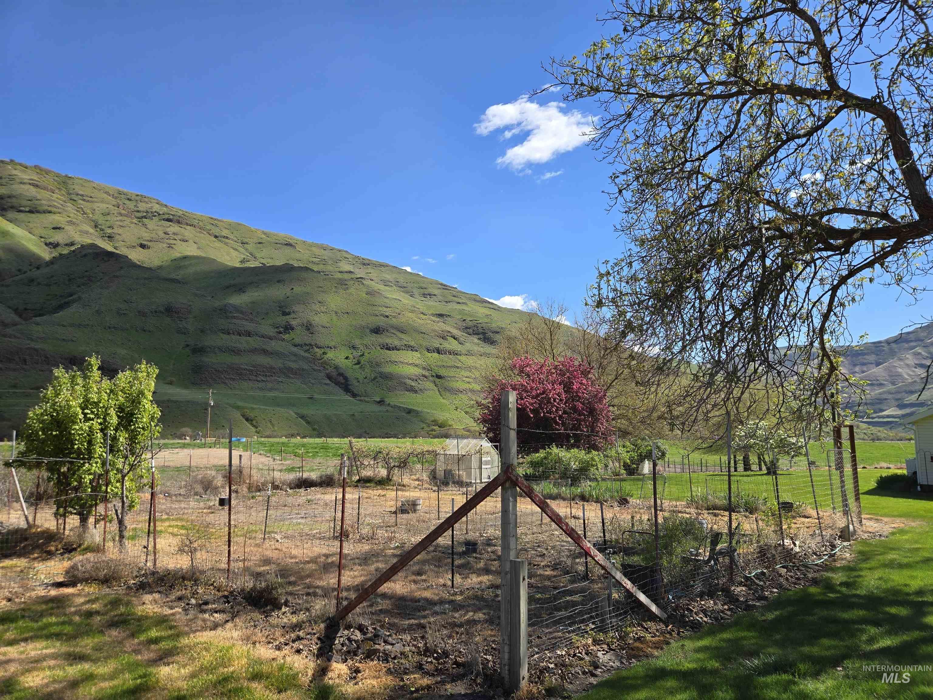 17082 Snake River Road Property Photo 21