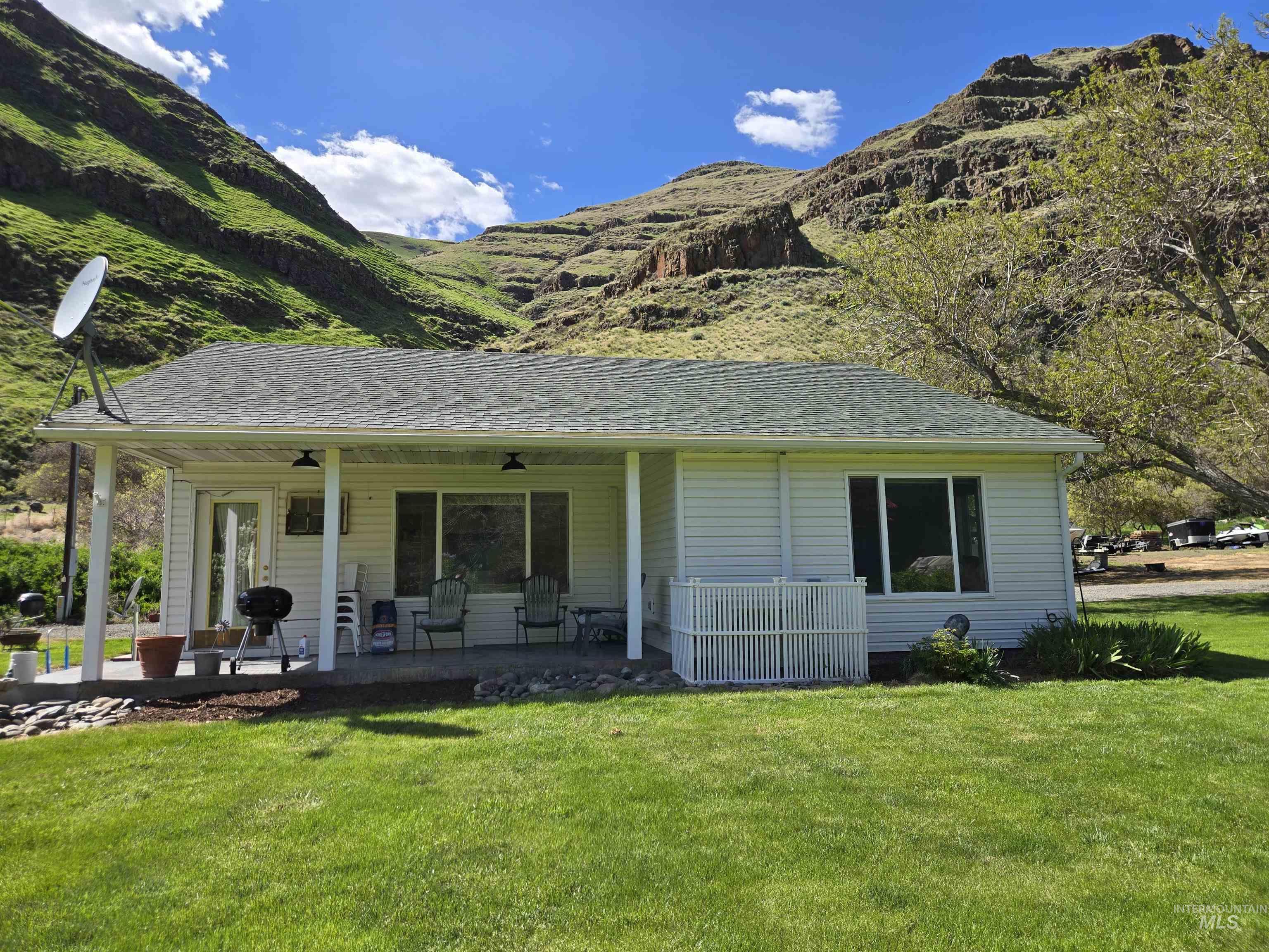 17082 Snake River Road Property Photo 23