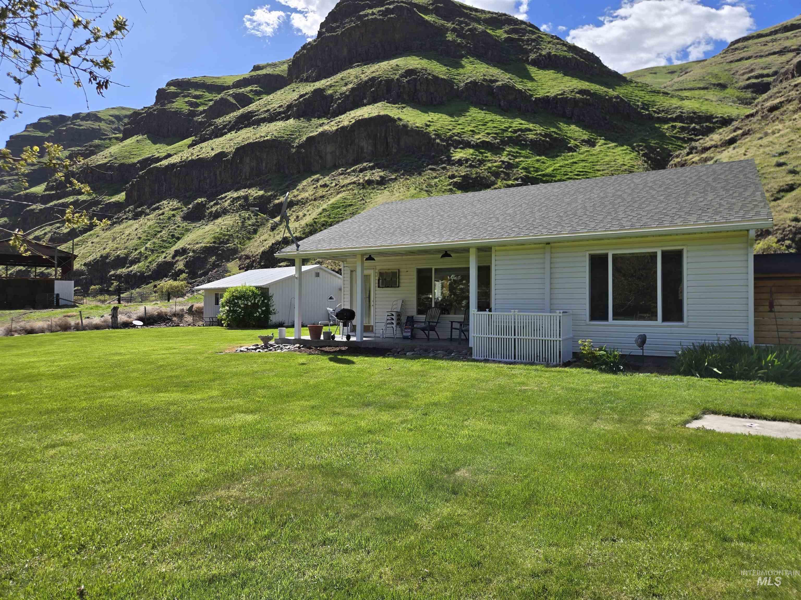 17082 Snake River Road Property Photo 24