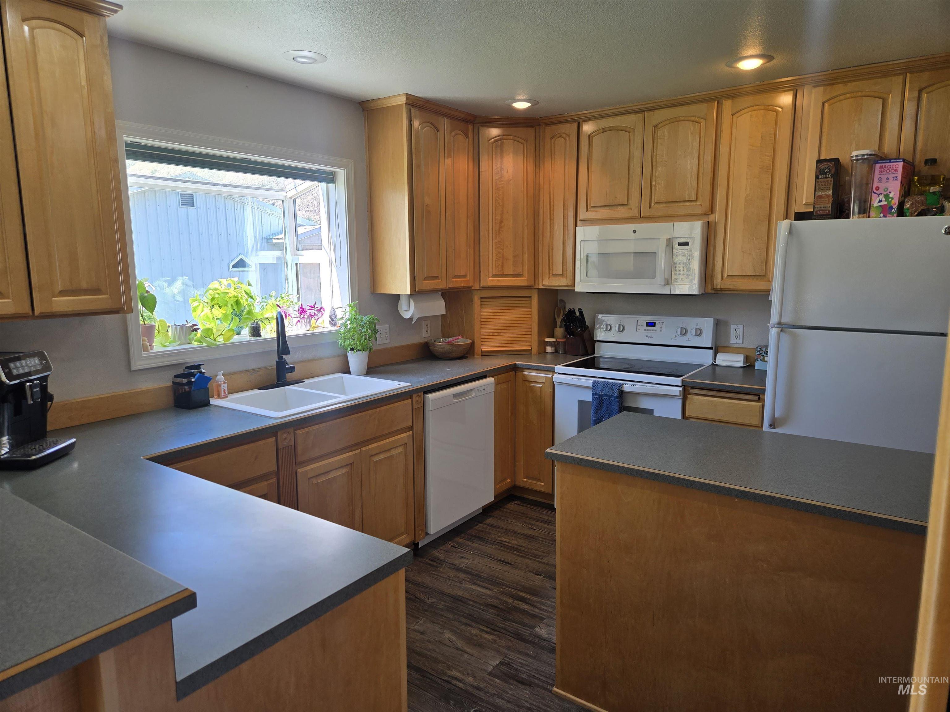 17082 Snake River Road Property Photo 27