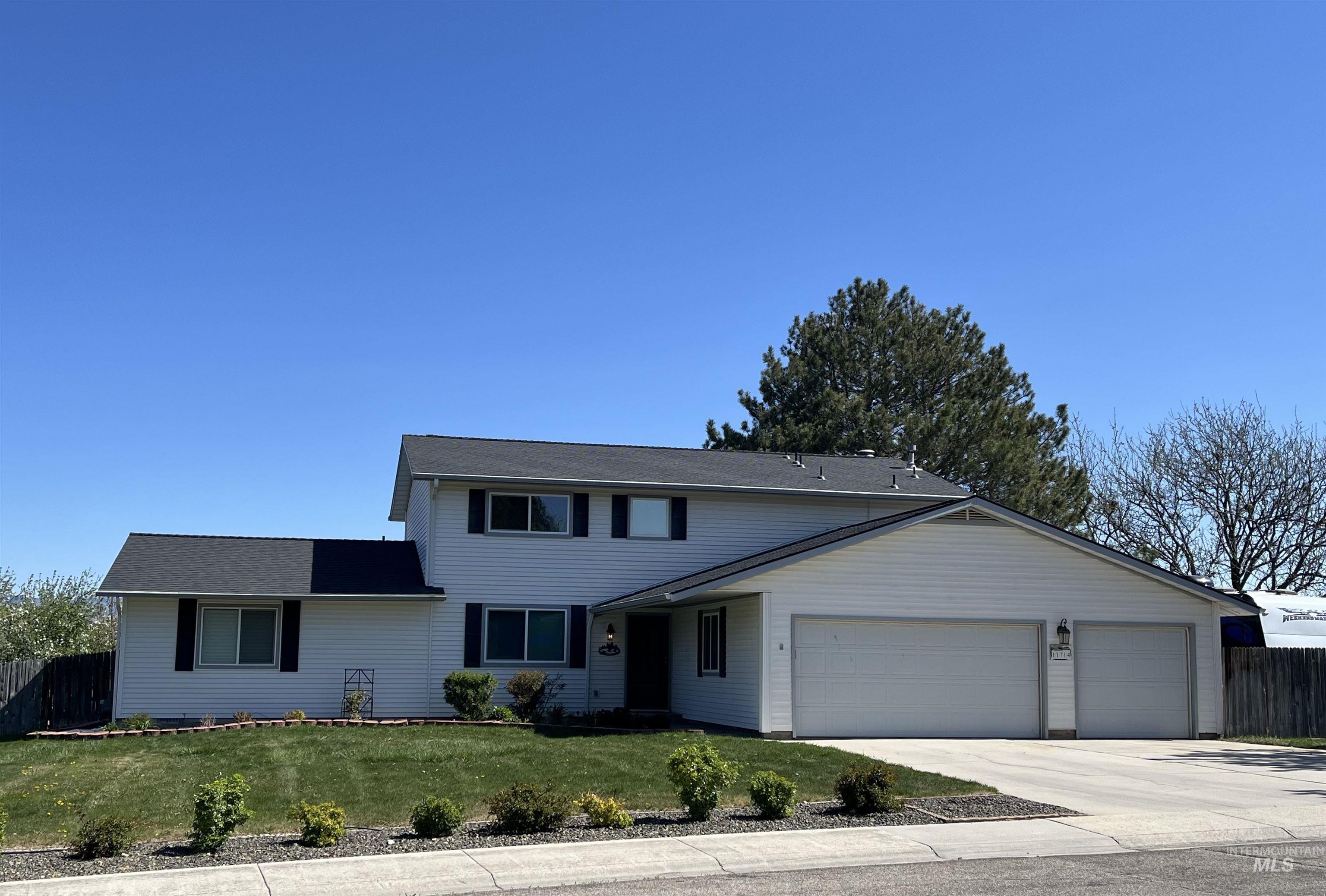 11714 W Tioga Street Property Photo