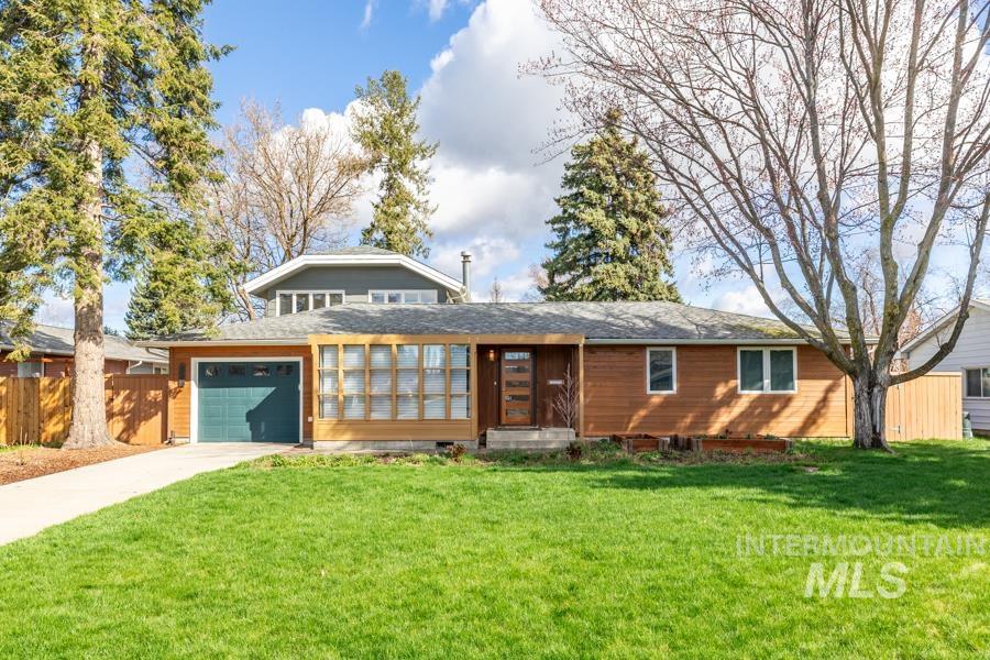1104 E 8th Street Property Photo