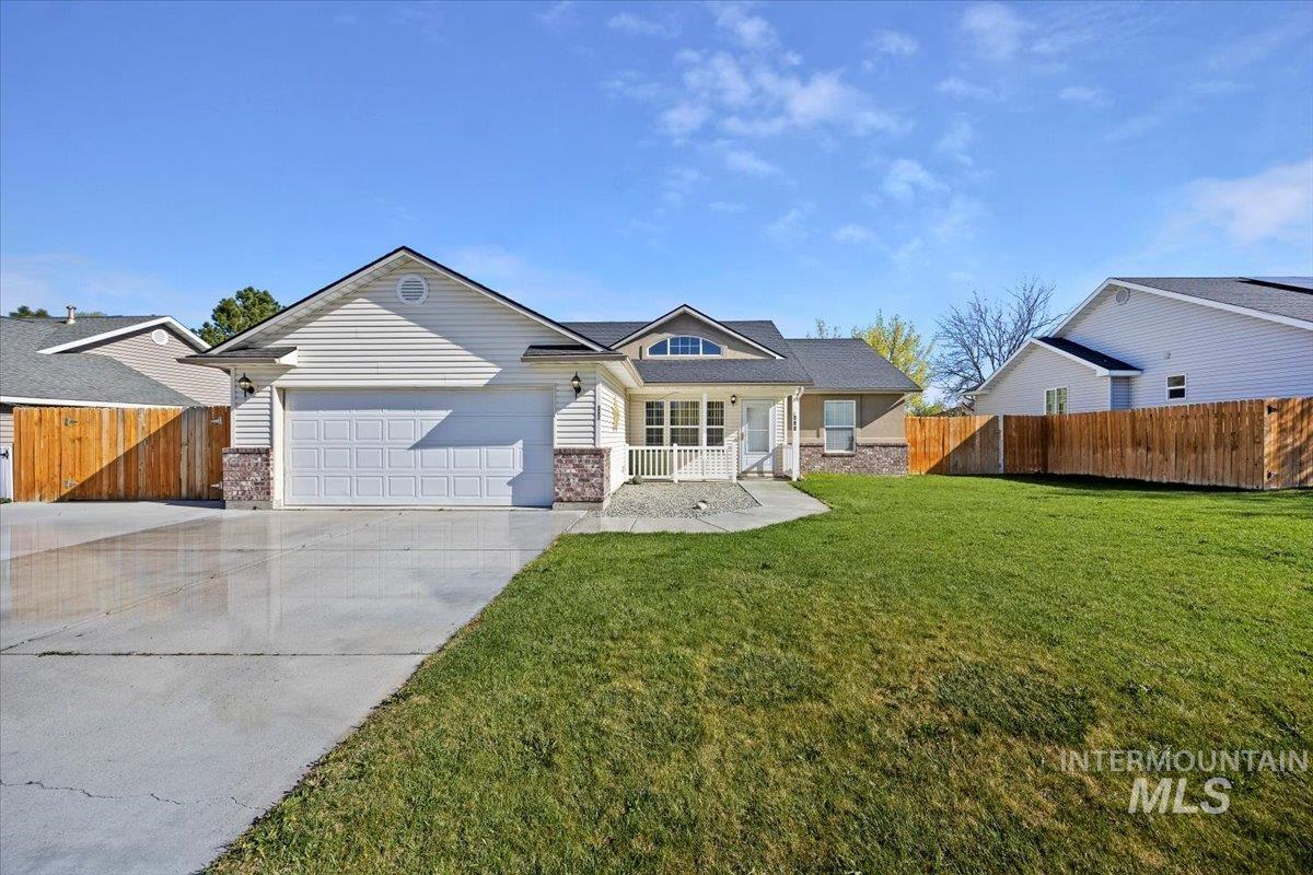 820 14th Ave E Property Photo