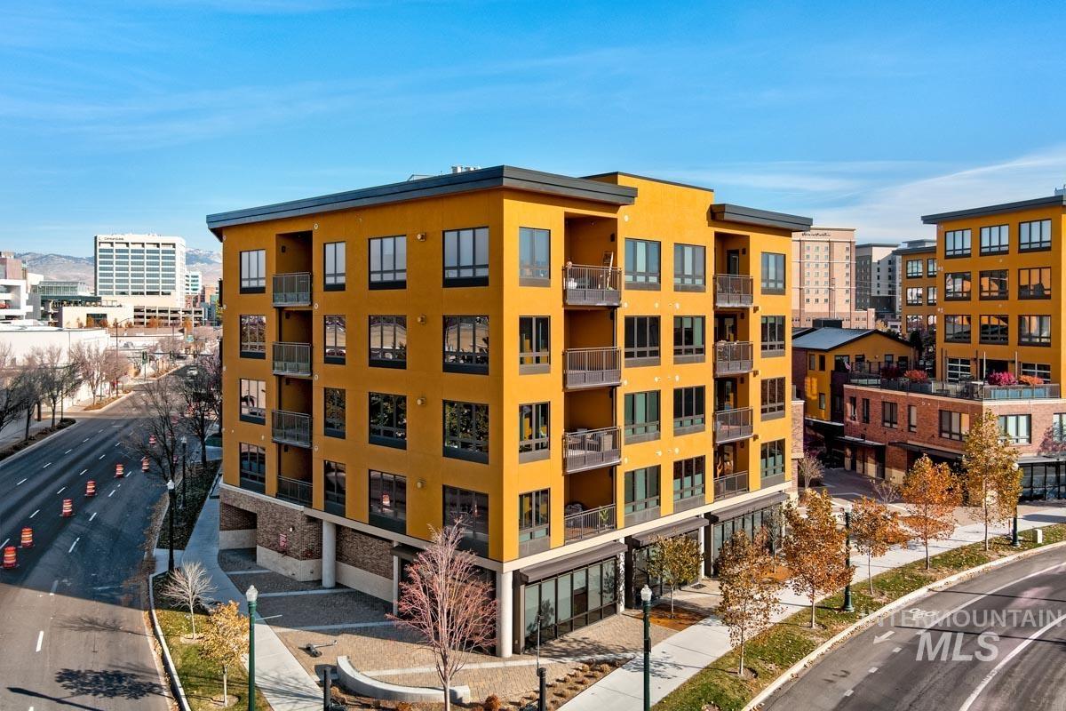880 W River Street Unit 515