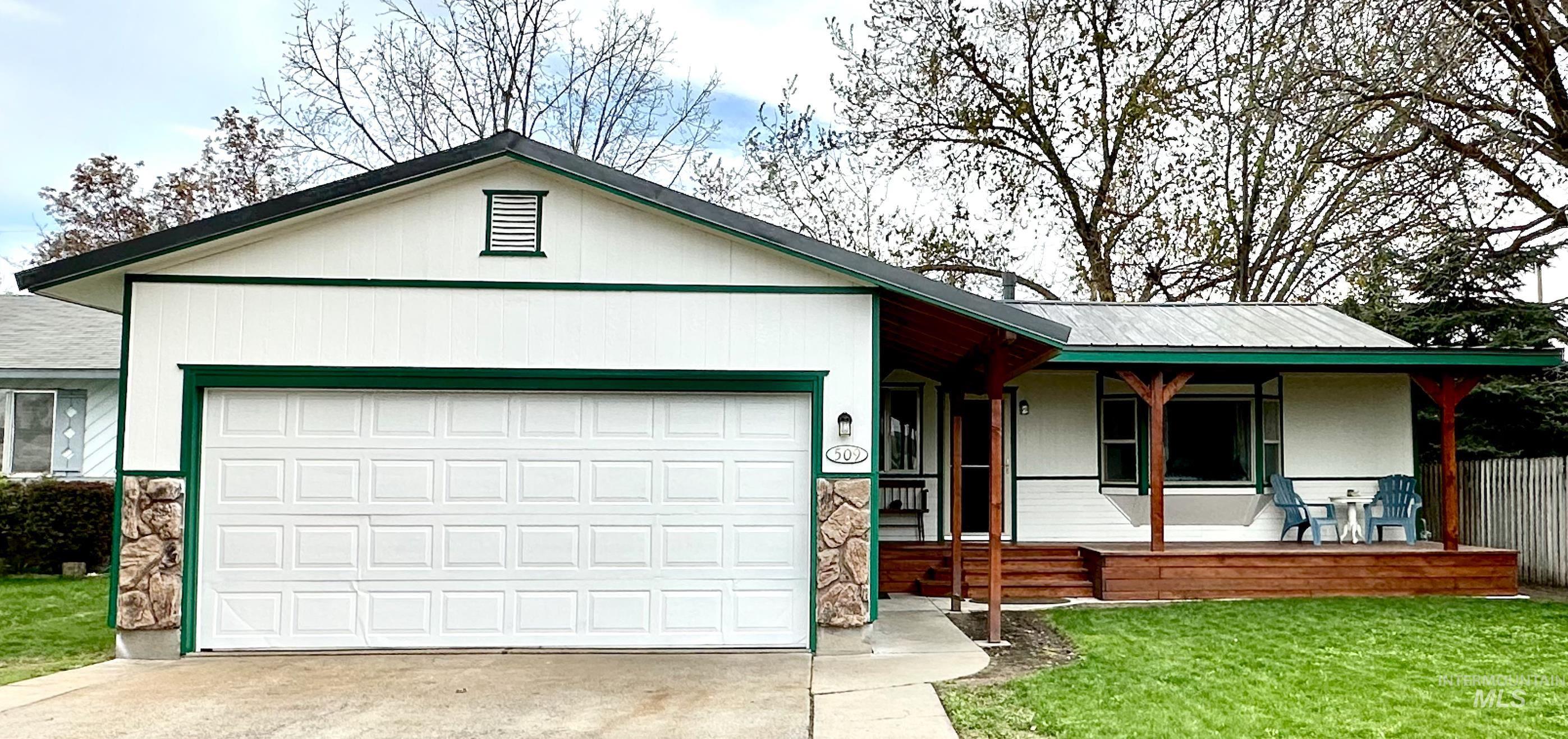 509 E Hanthorn Property Photo