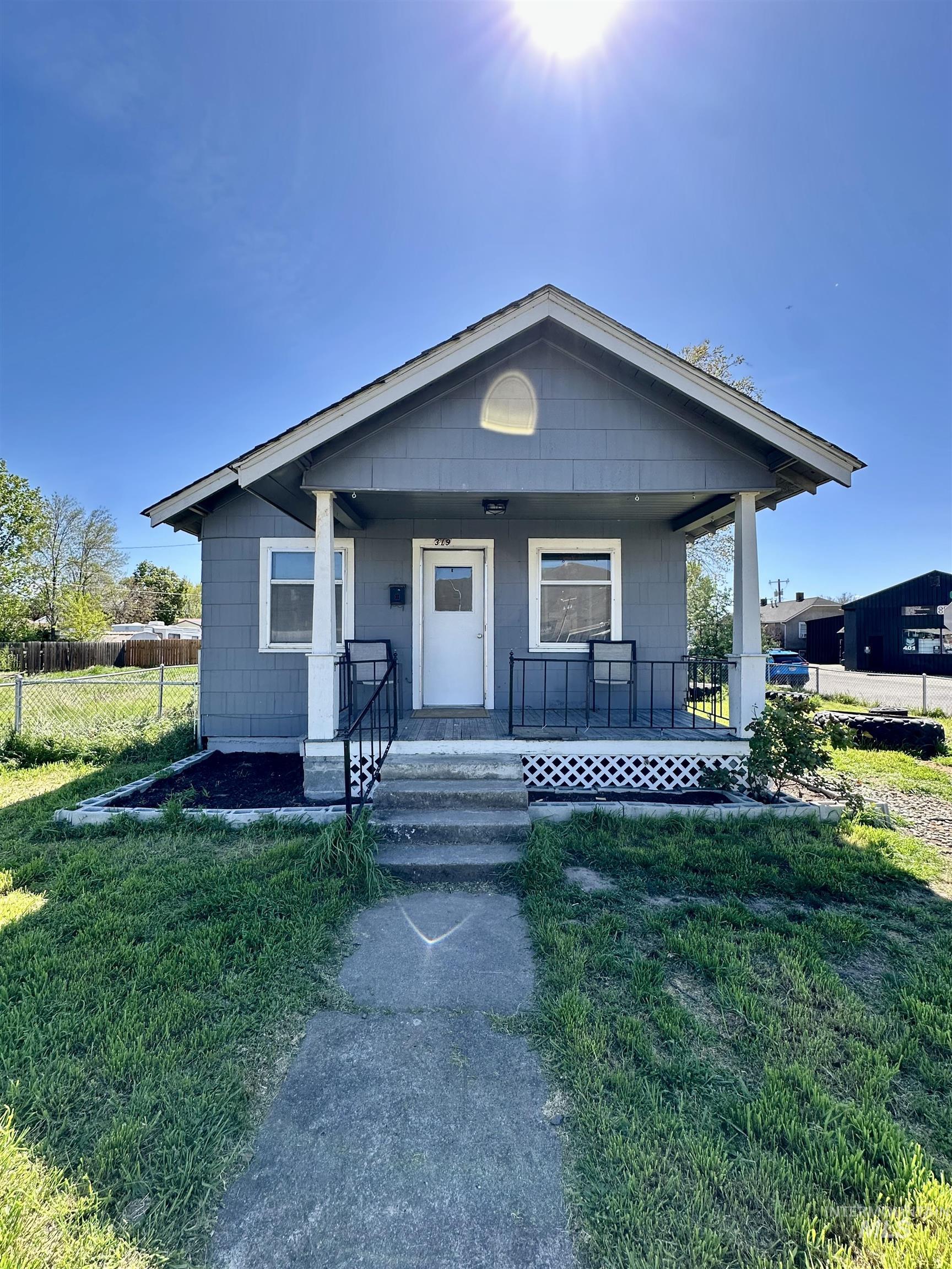 319 Poplar Street Property Photo