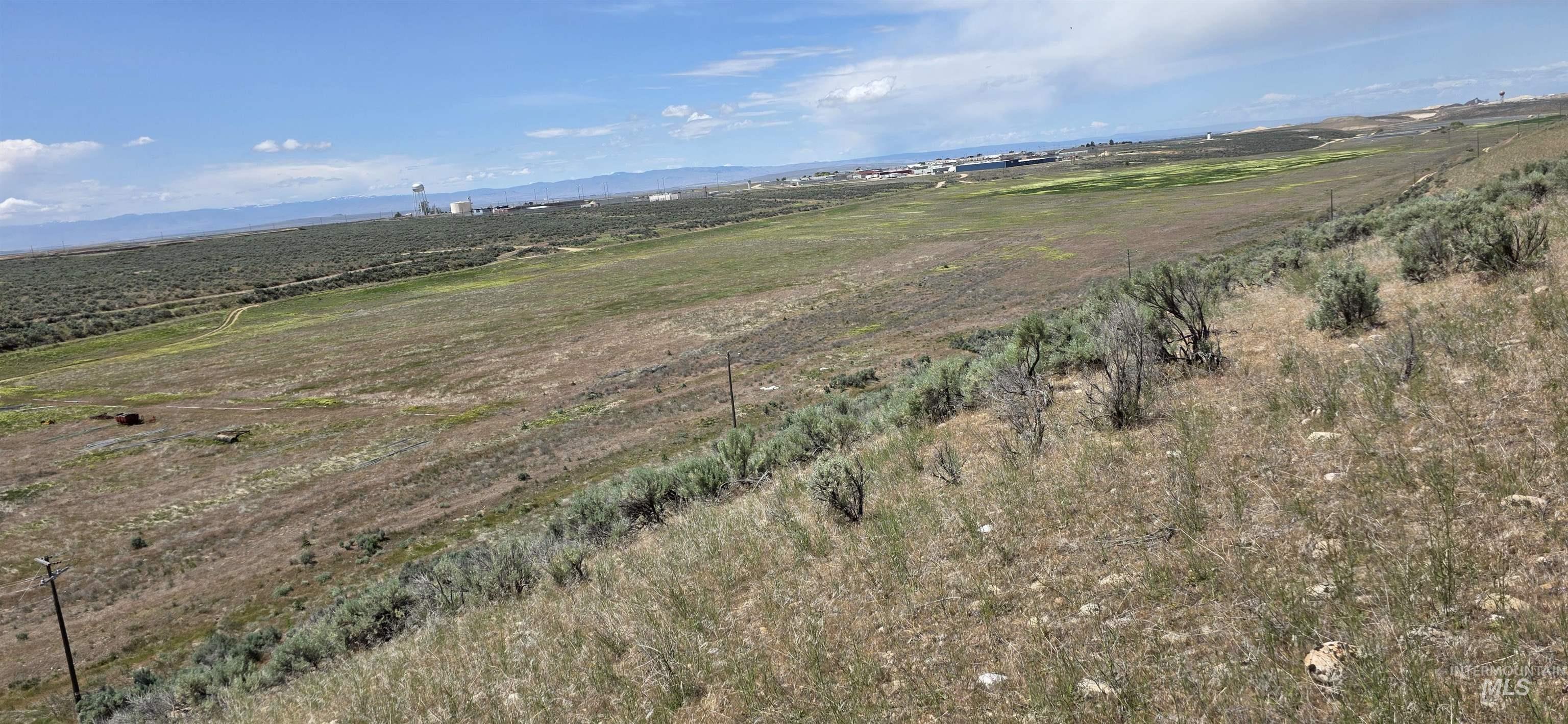 000 S Pleasant Valley Road Property Photo 3