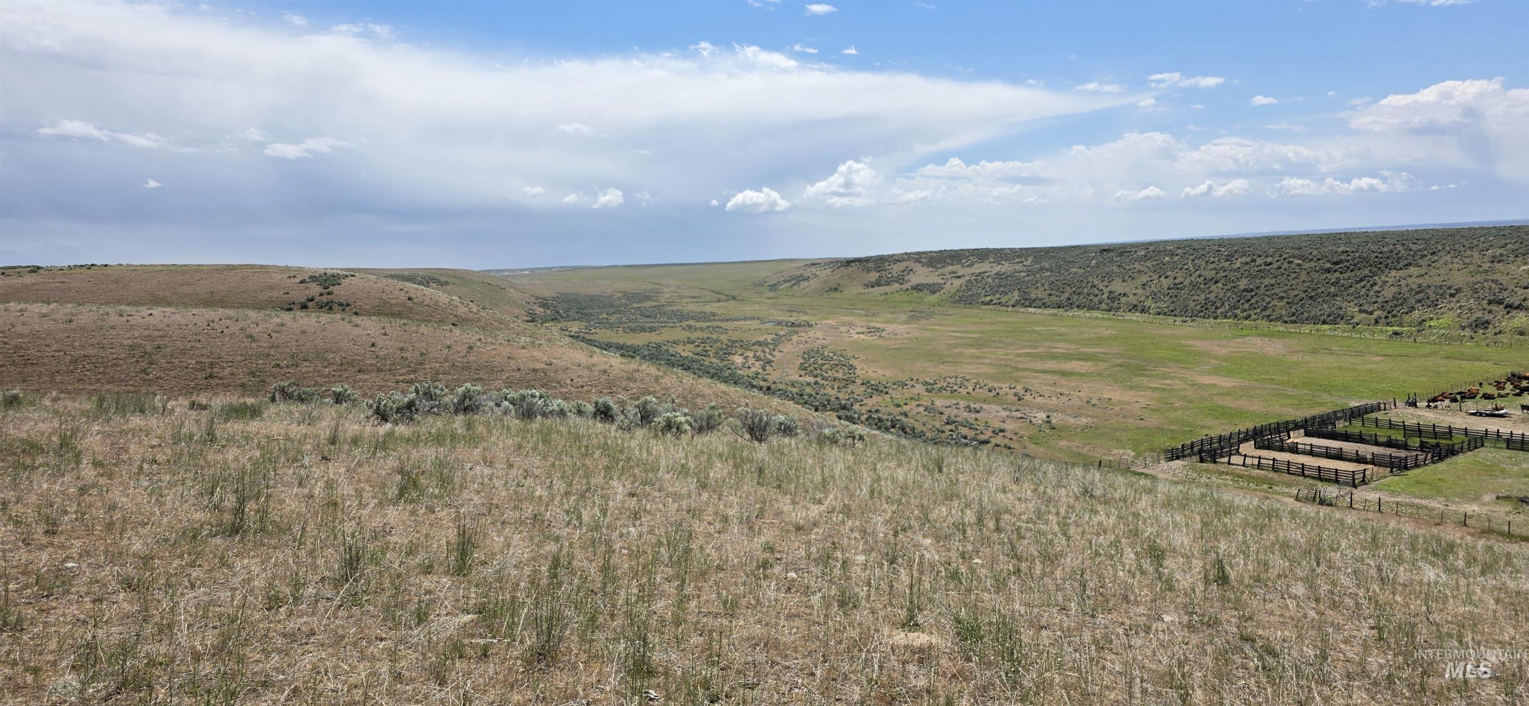 000 S Pleasant Valley Road Property Photo 4