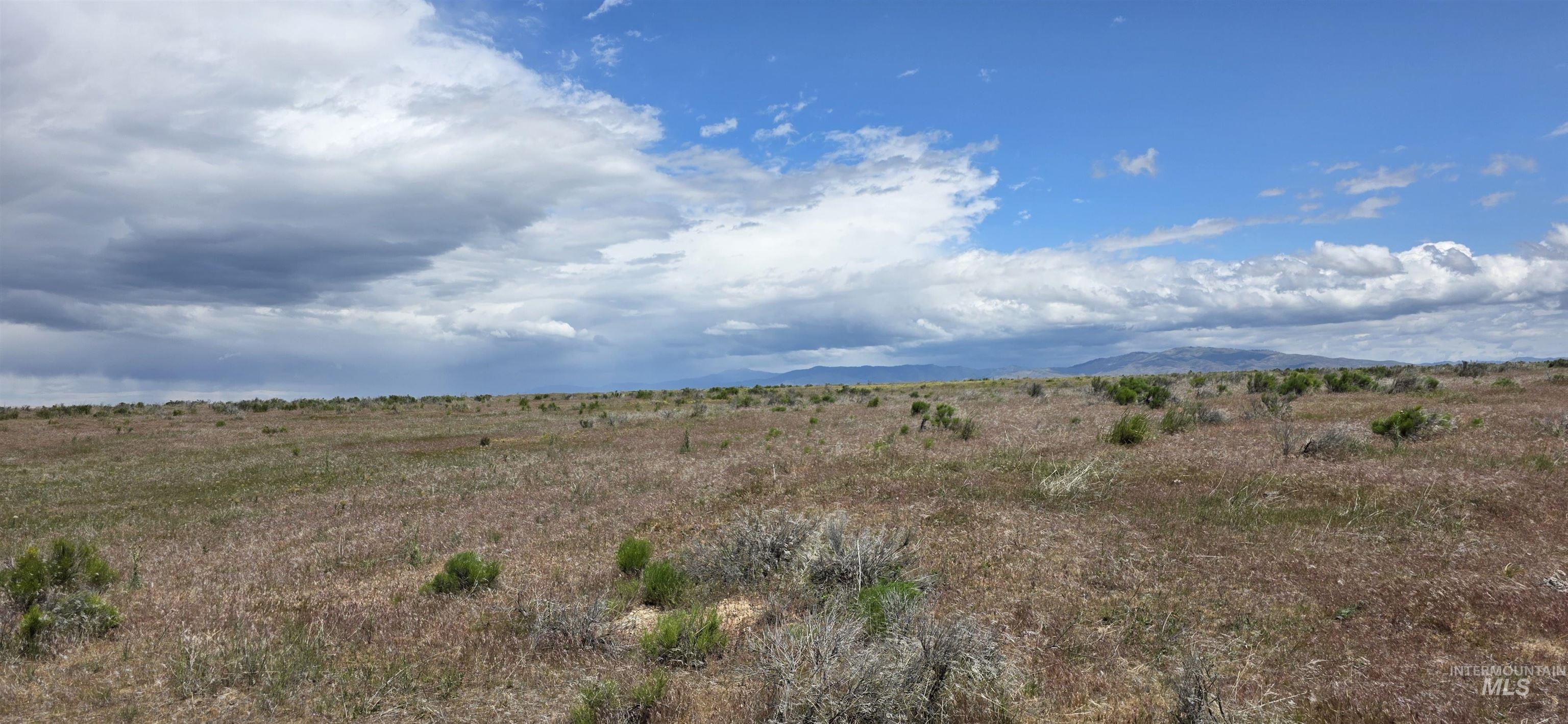 000 S Pleasant Valley Road Property Photo 5