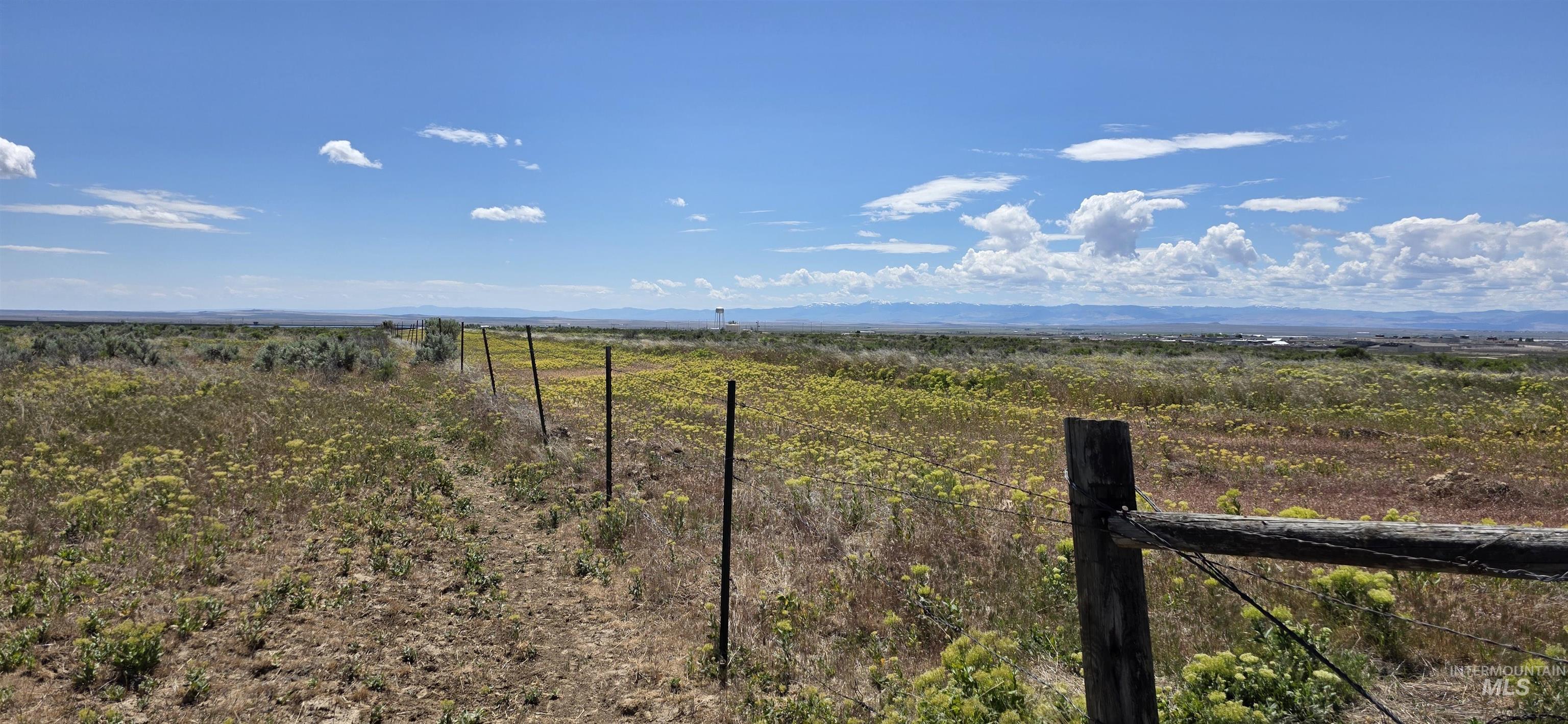 000 S Pleasant Valley Road Property Photo 9