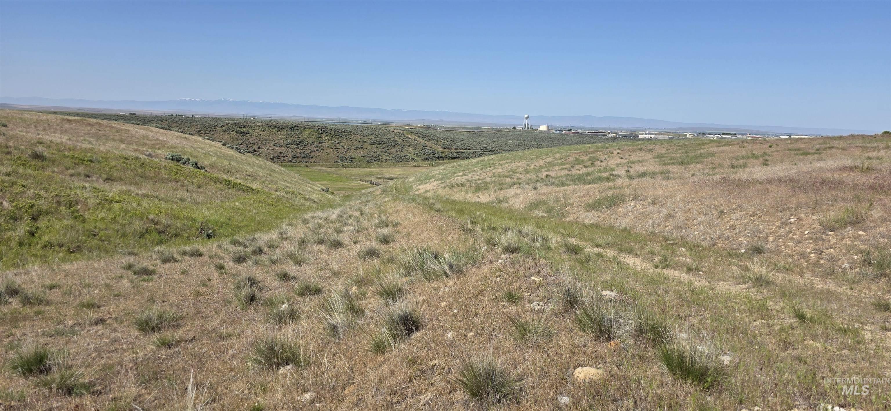 000 S Pleasant Valley Road Property Photo 12