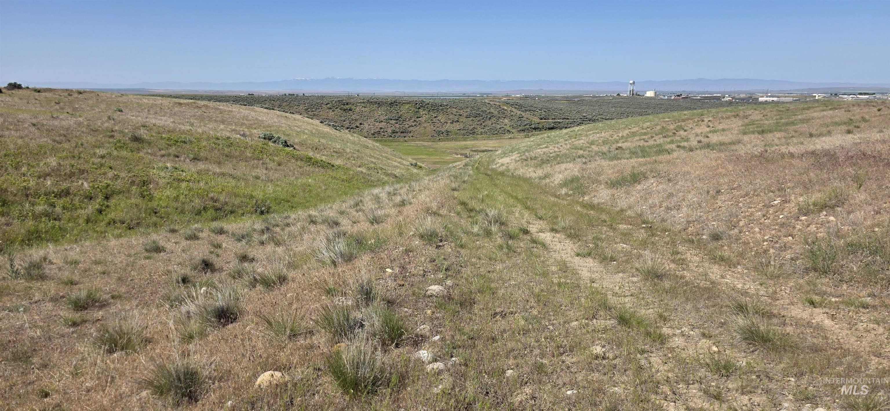 000 S Pleasant Valley Road Property Photo 13