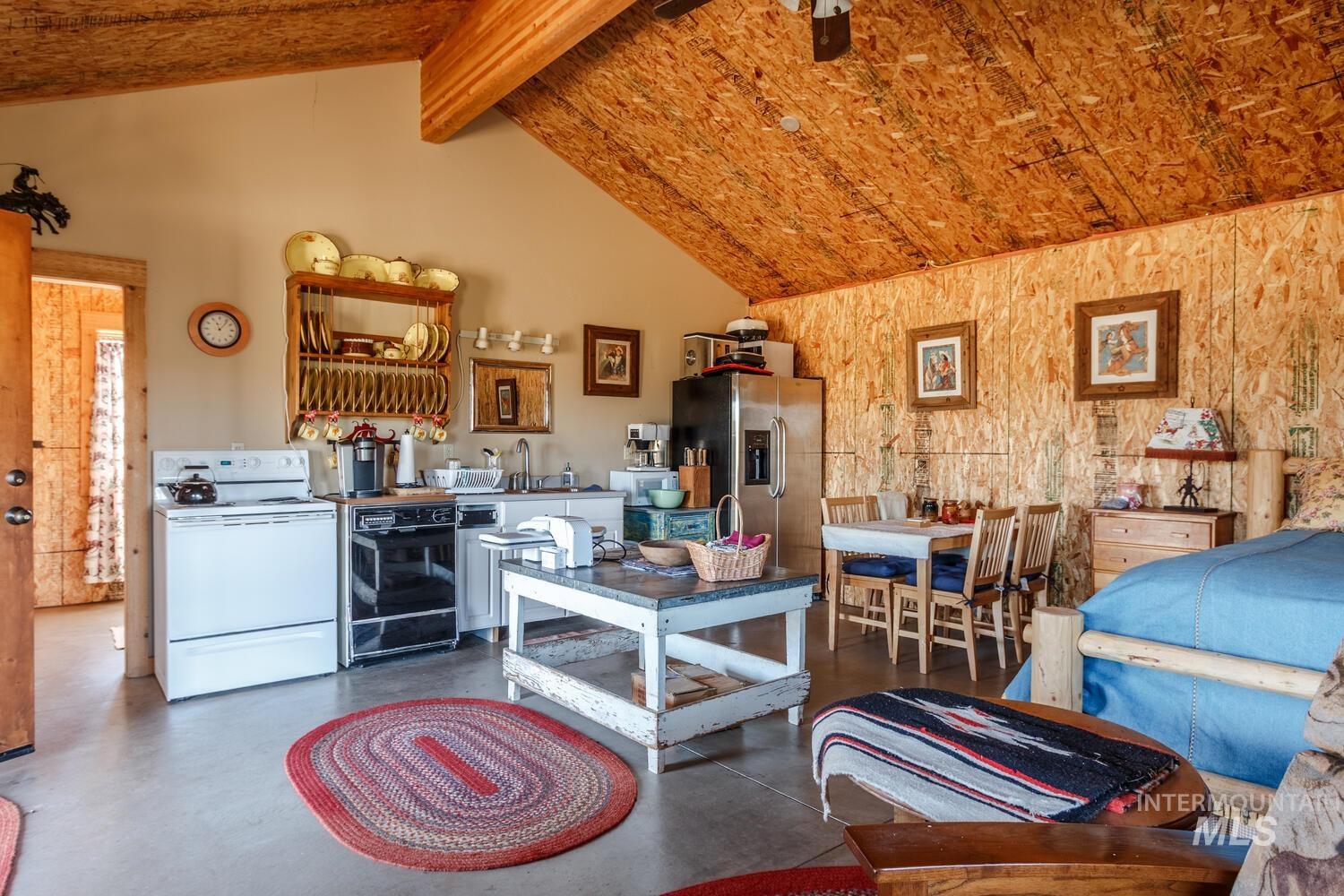 Ray Hunt Ranch Property Photo 30