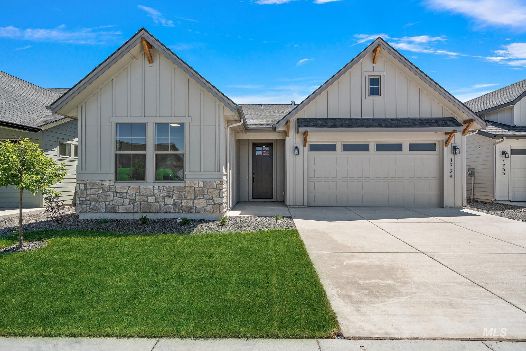 1724 Black Elm Property Photo 1