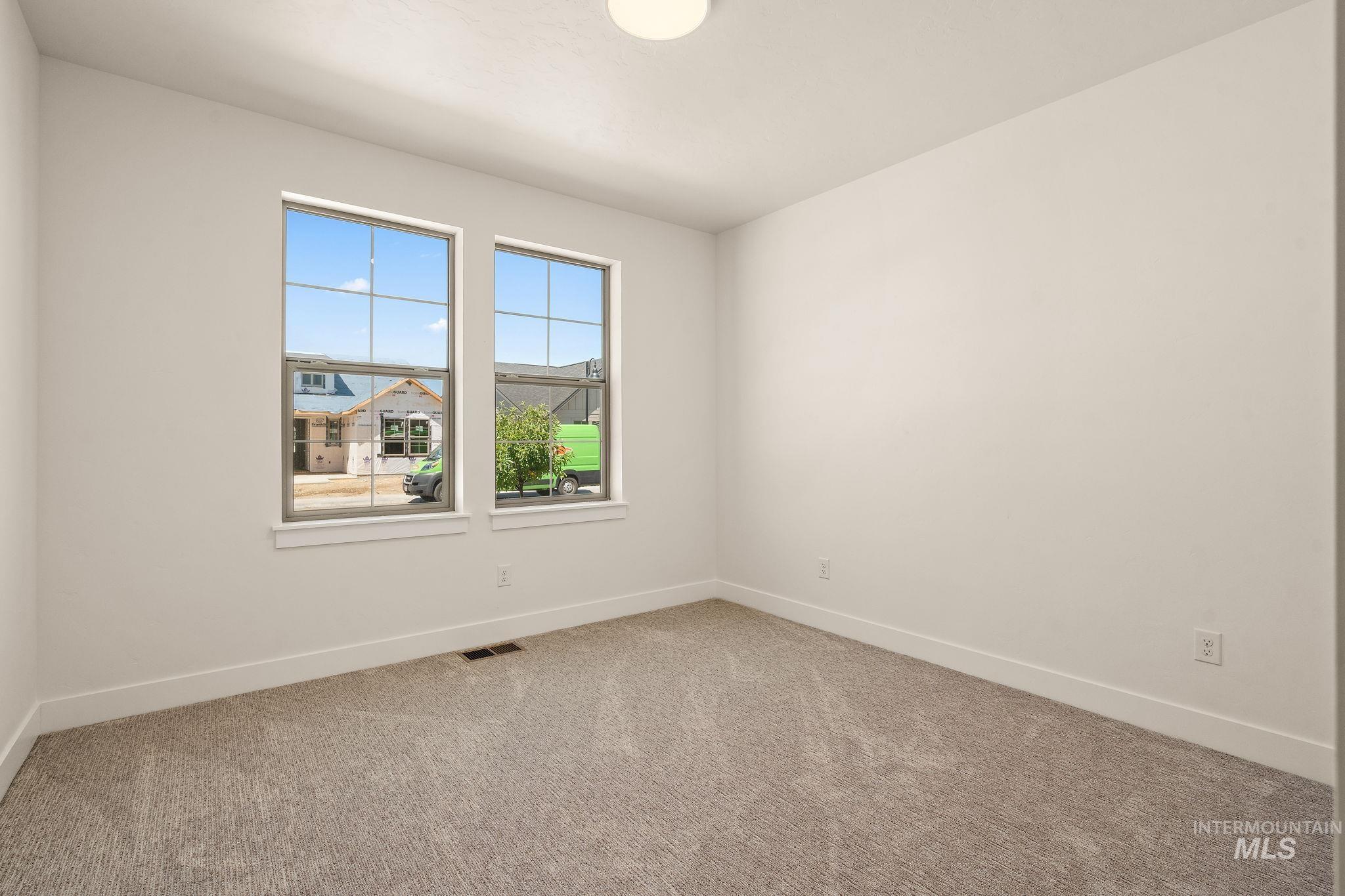 1724 Black Elm Property Photo 8