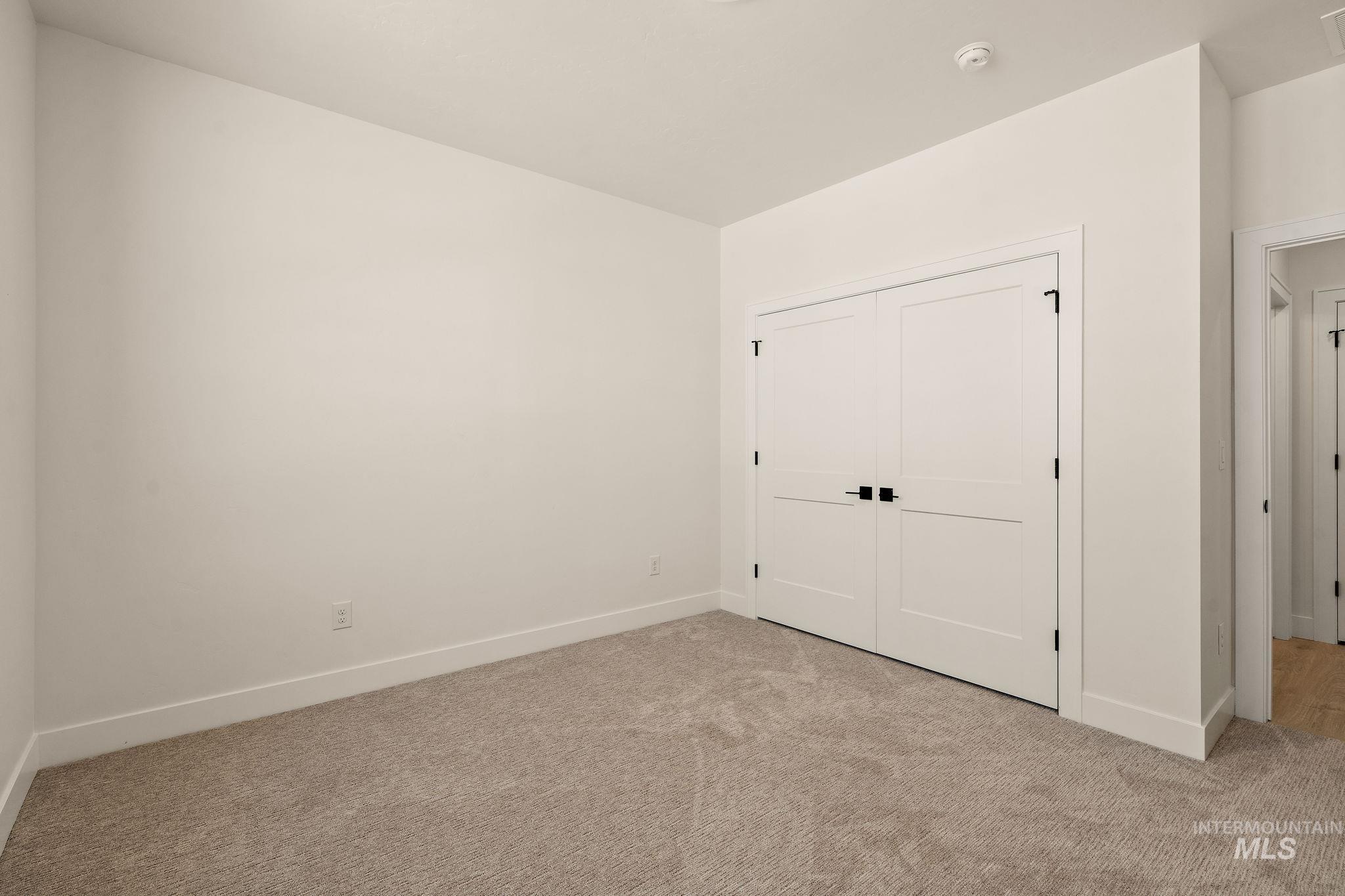 1724 Black Elm Property Photo 9