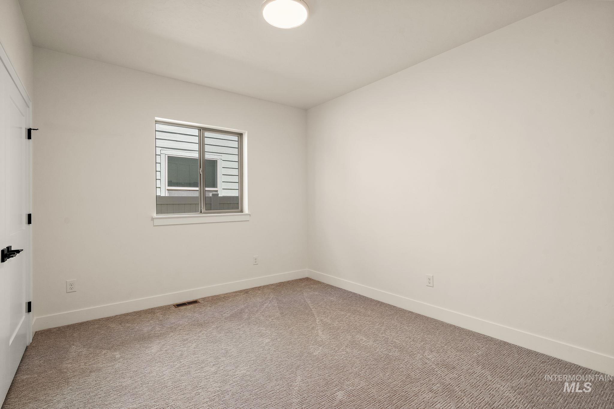 1724 Black Elm Property Photo 12