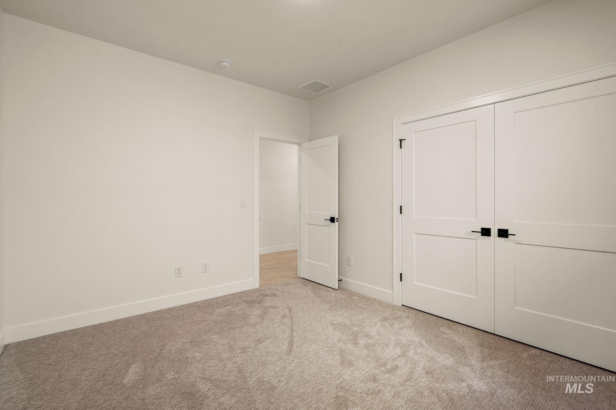 1724 Black Elm Property Photo 13