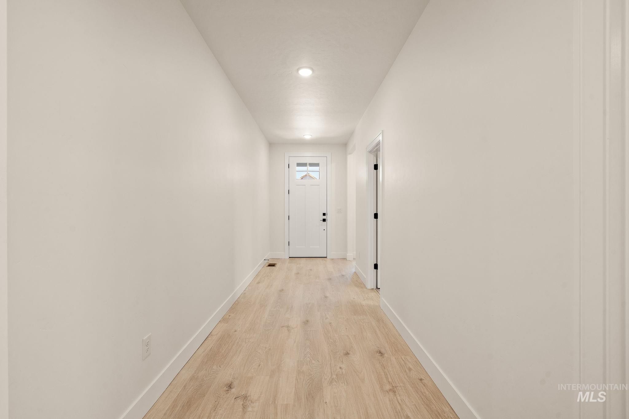 1724 Black Elm Property Photo 14