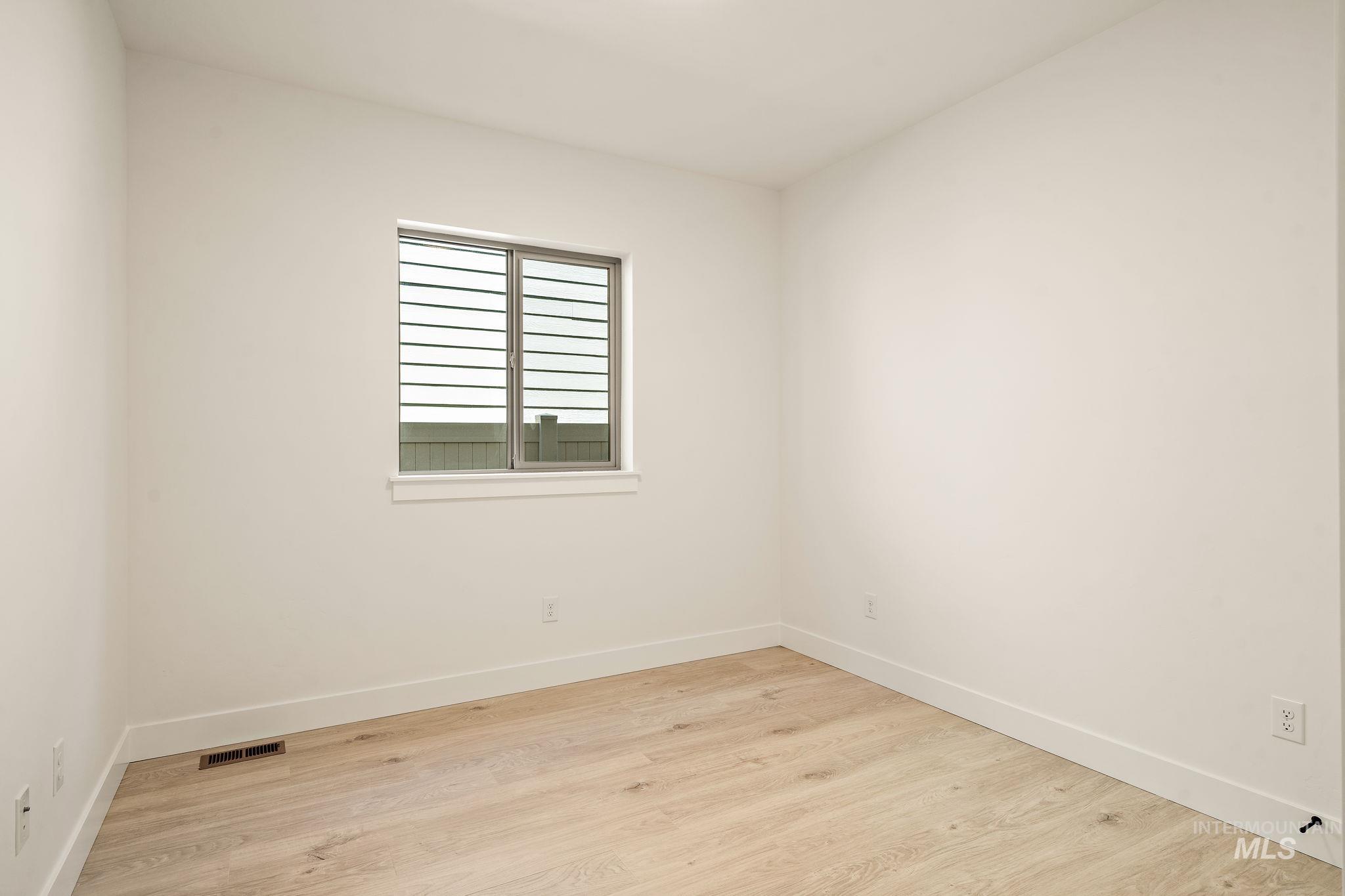 1724 Black Elm Property Photo 15