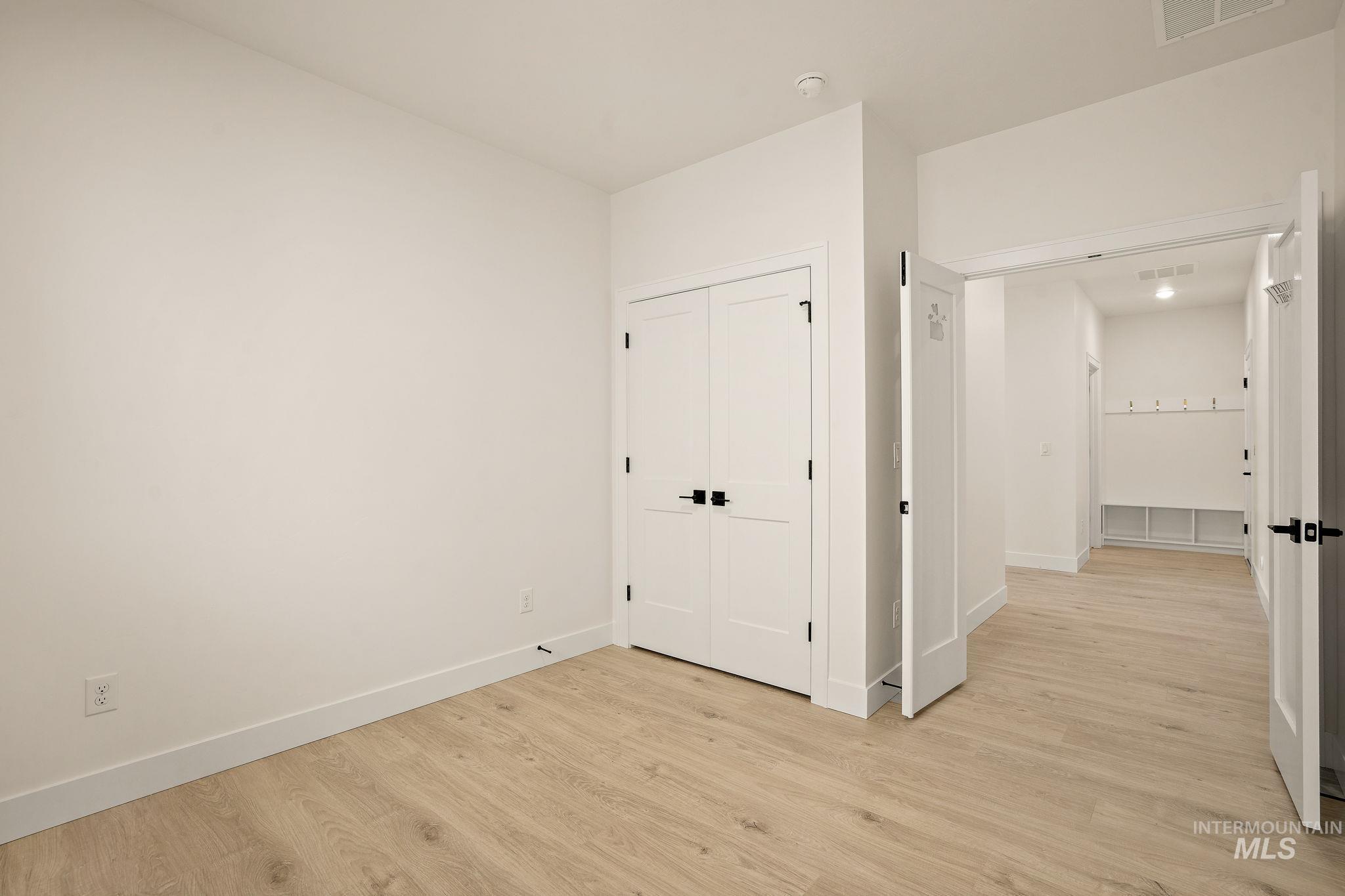 1724 Black Elm Property Photo 16