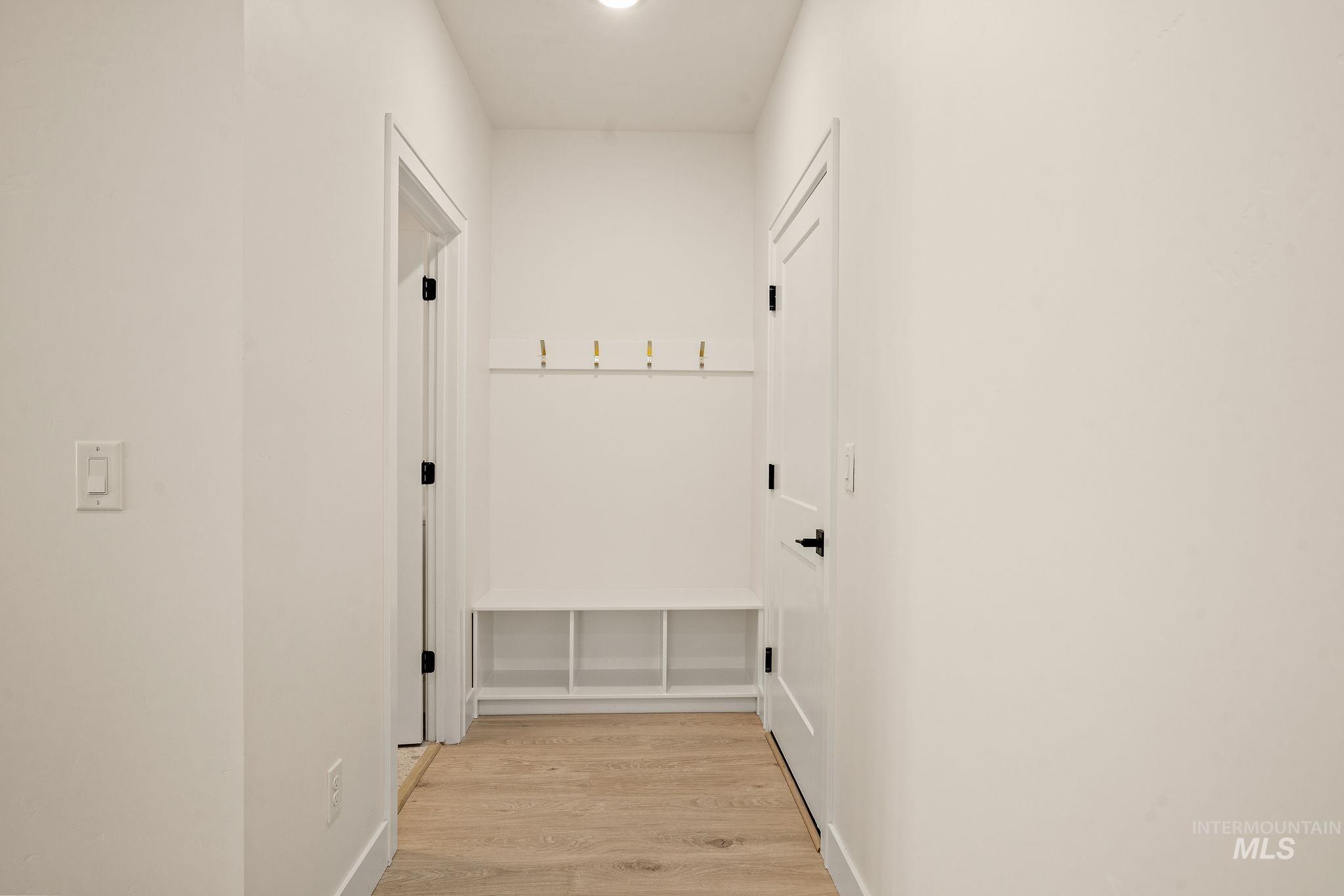 1724 Black Elm Property Photo 17