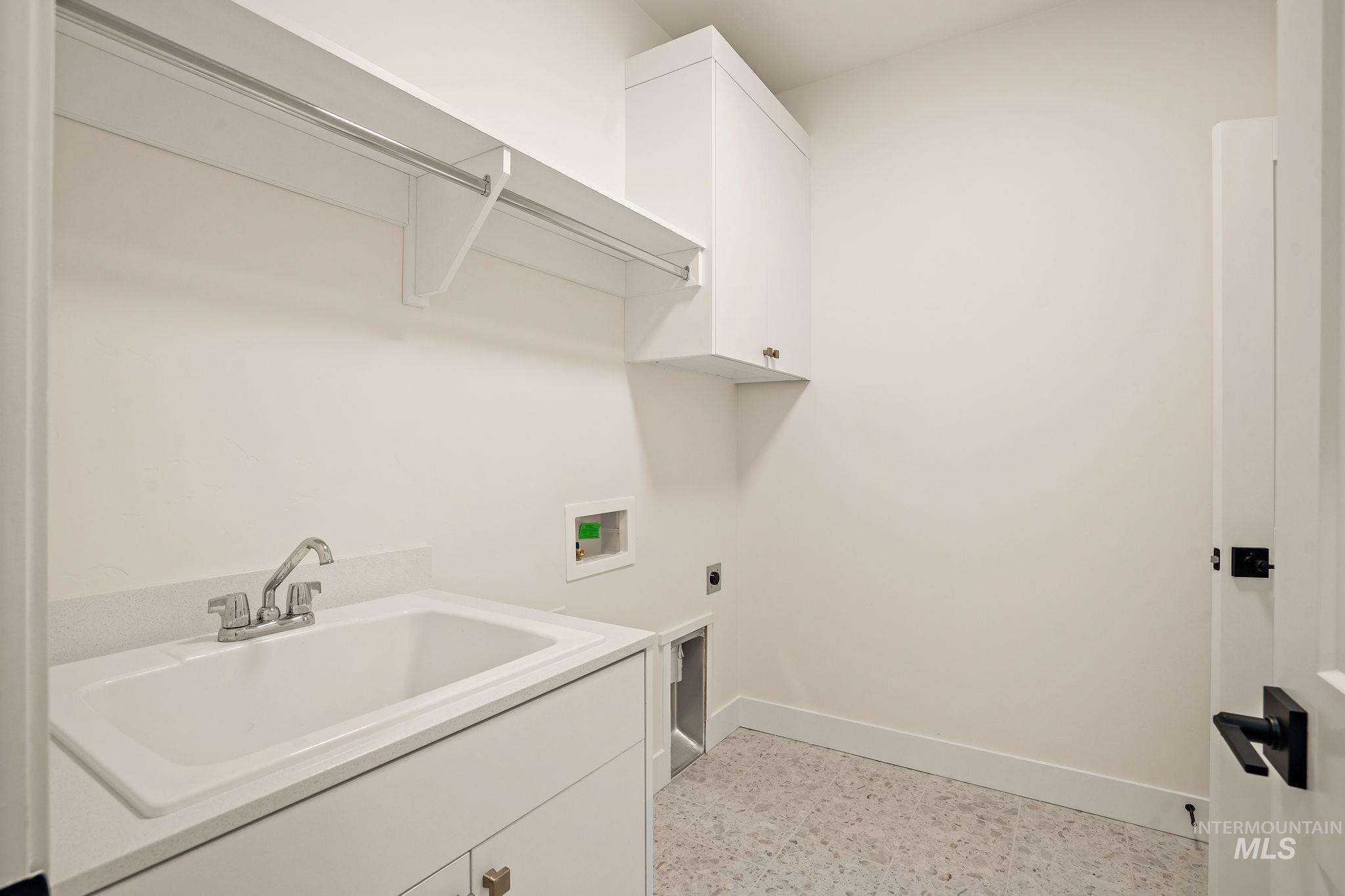 1724 Black Elm Property Photo 18