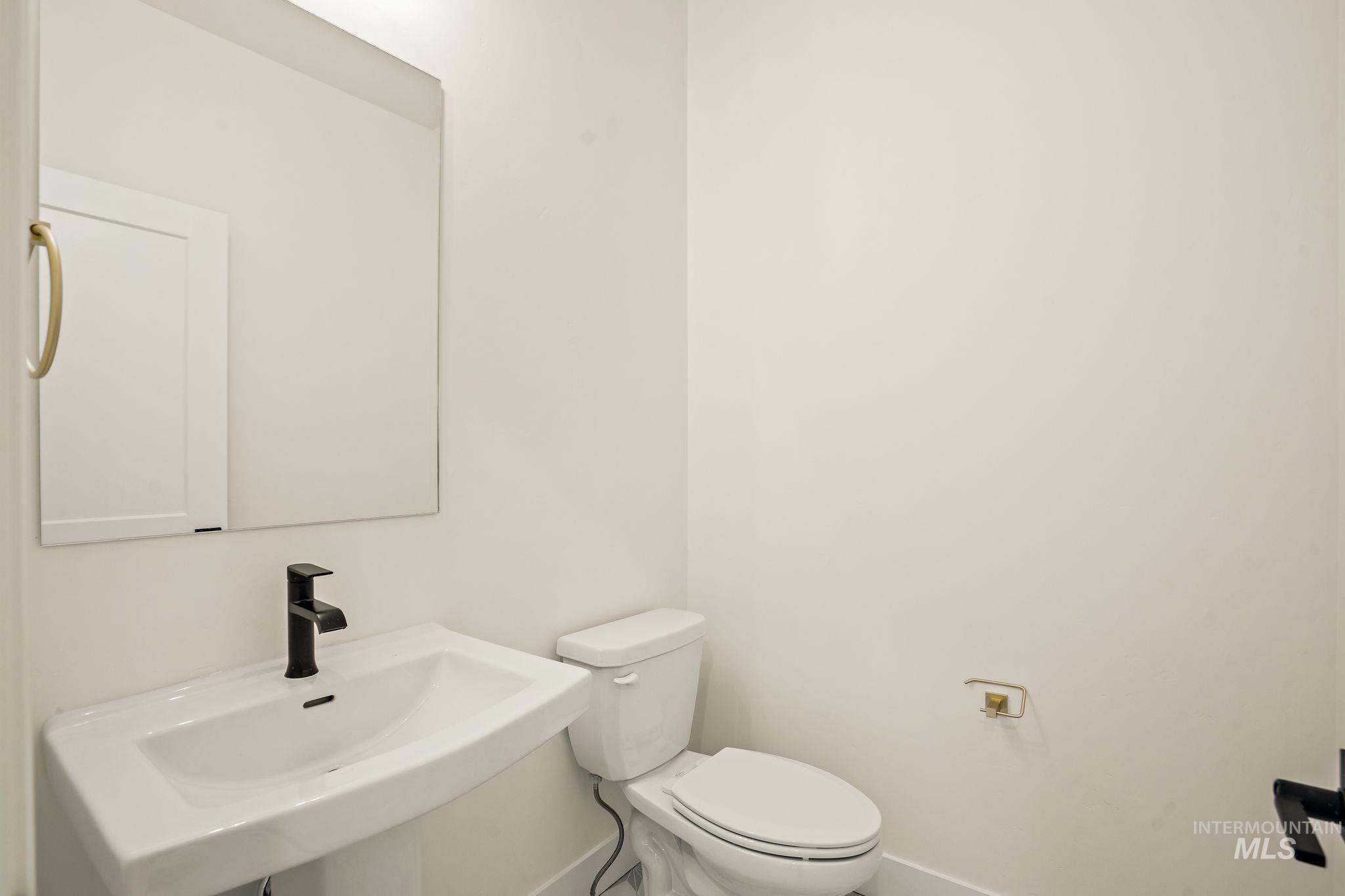 1724 Black Elm Property Photo 20