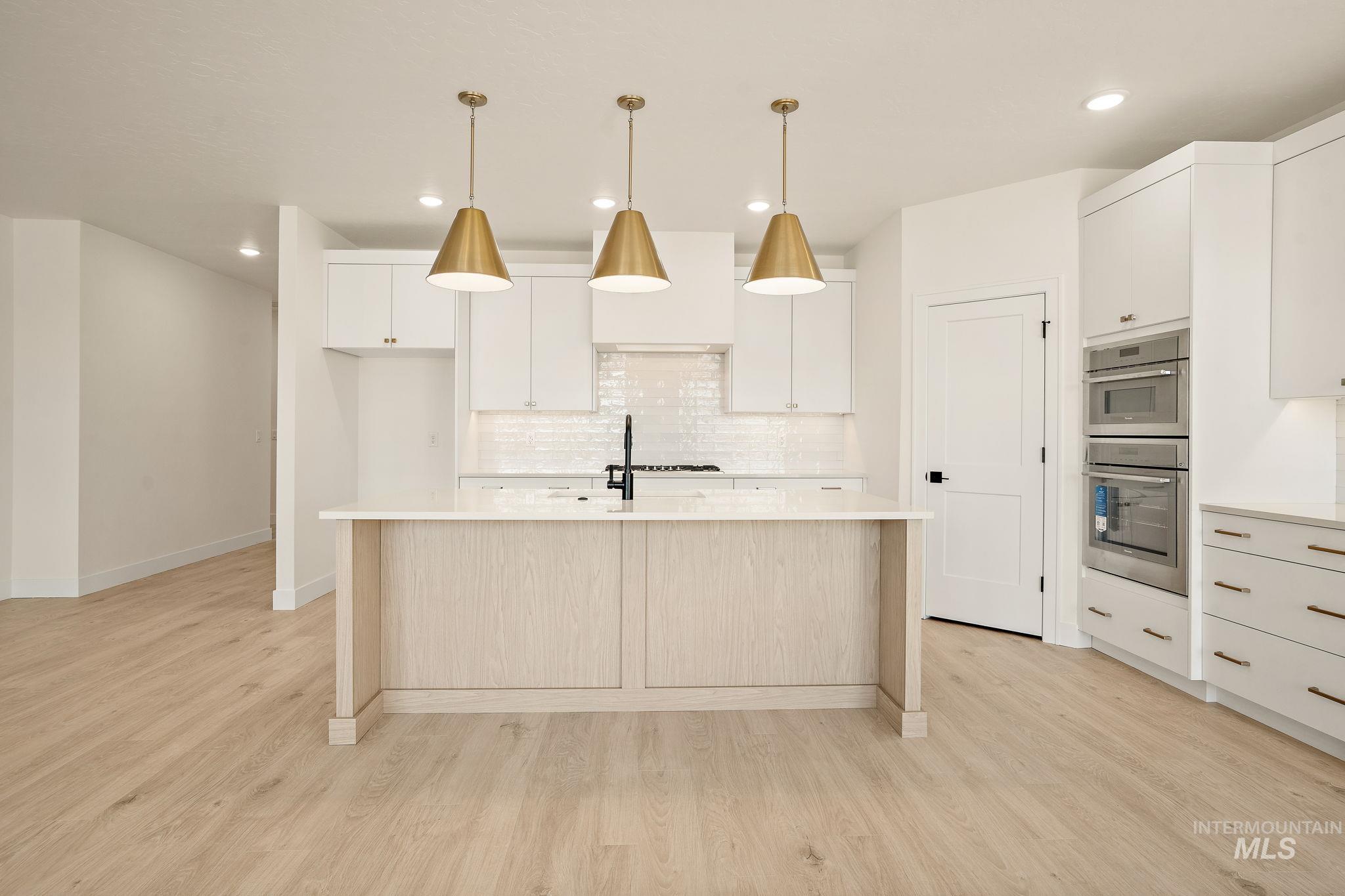 1724 Black Elm Property Photo 25