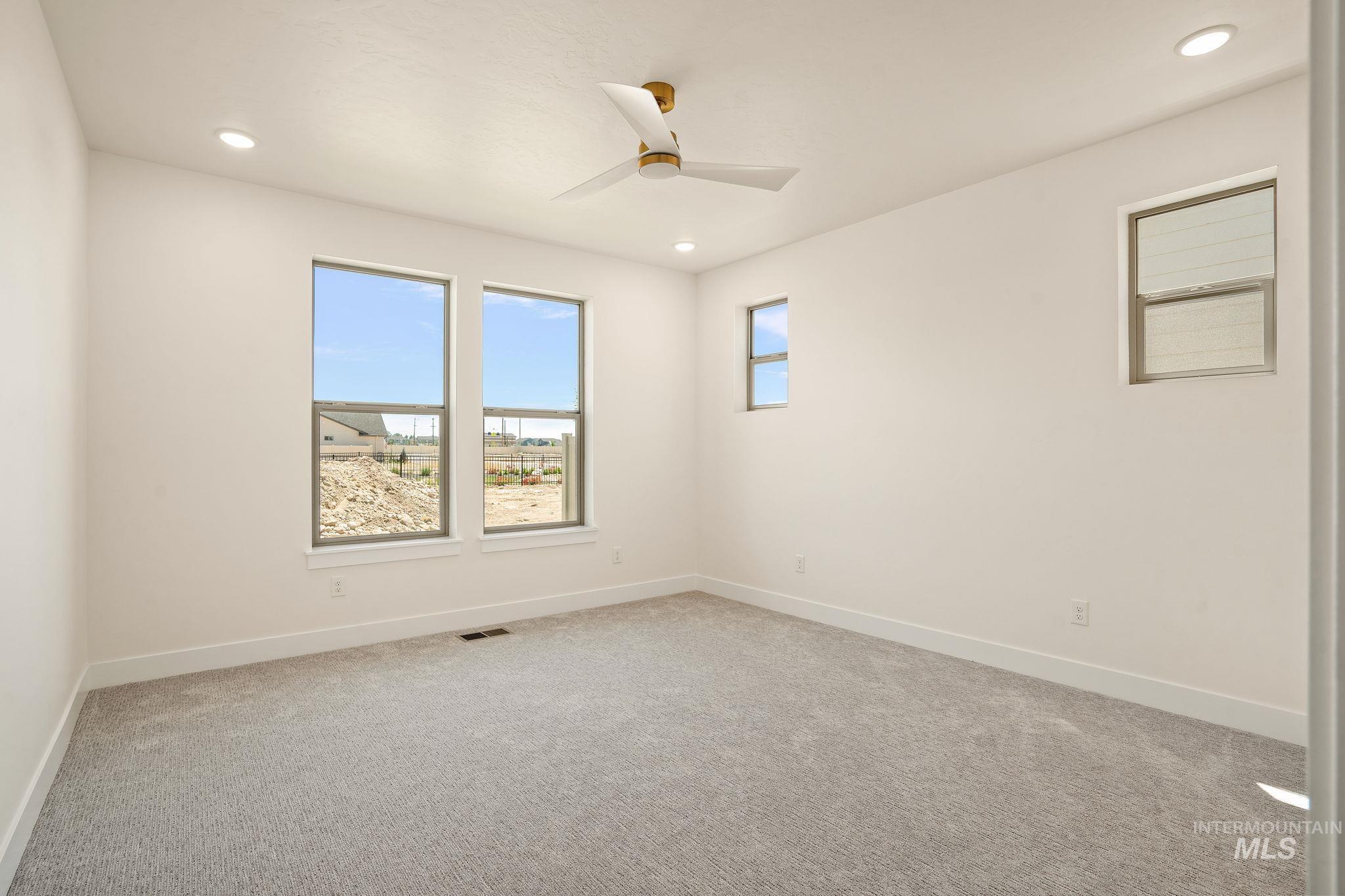1724 Black Elm Property Photo 34