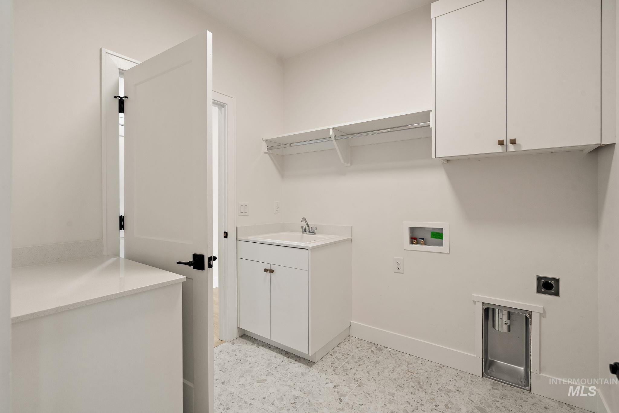 1724 Black Elm Property Photo 44