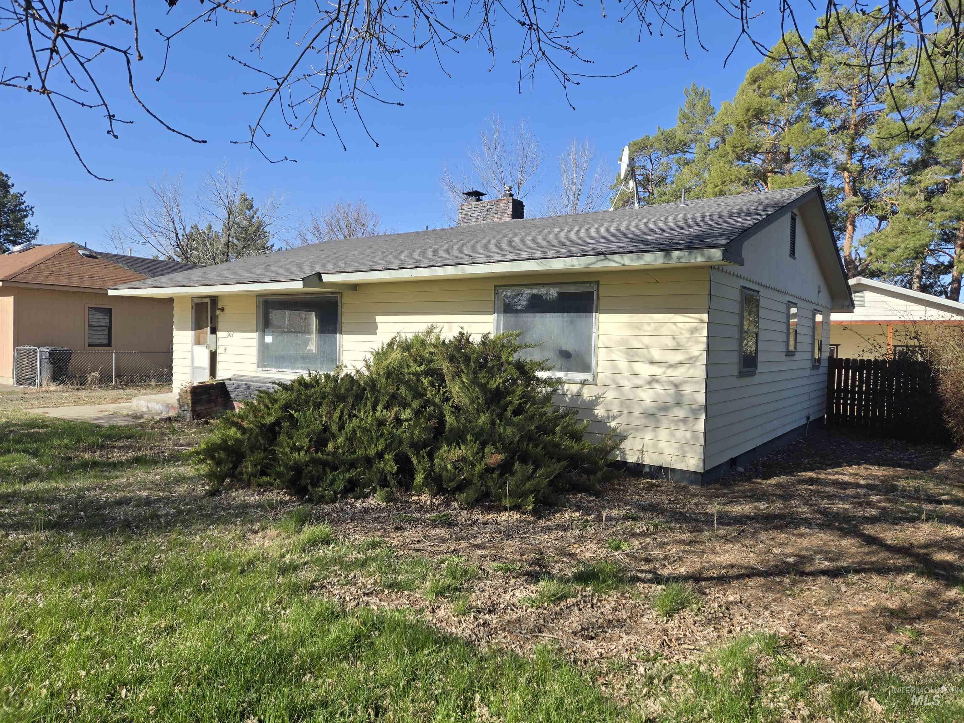 507 N Birch St Property Photo