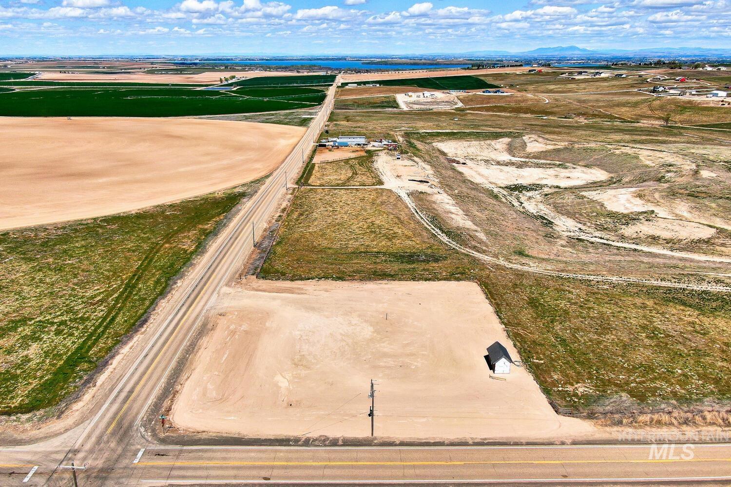 9002 Deer Flat Property Photo 2