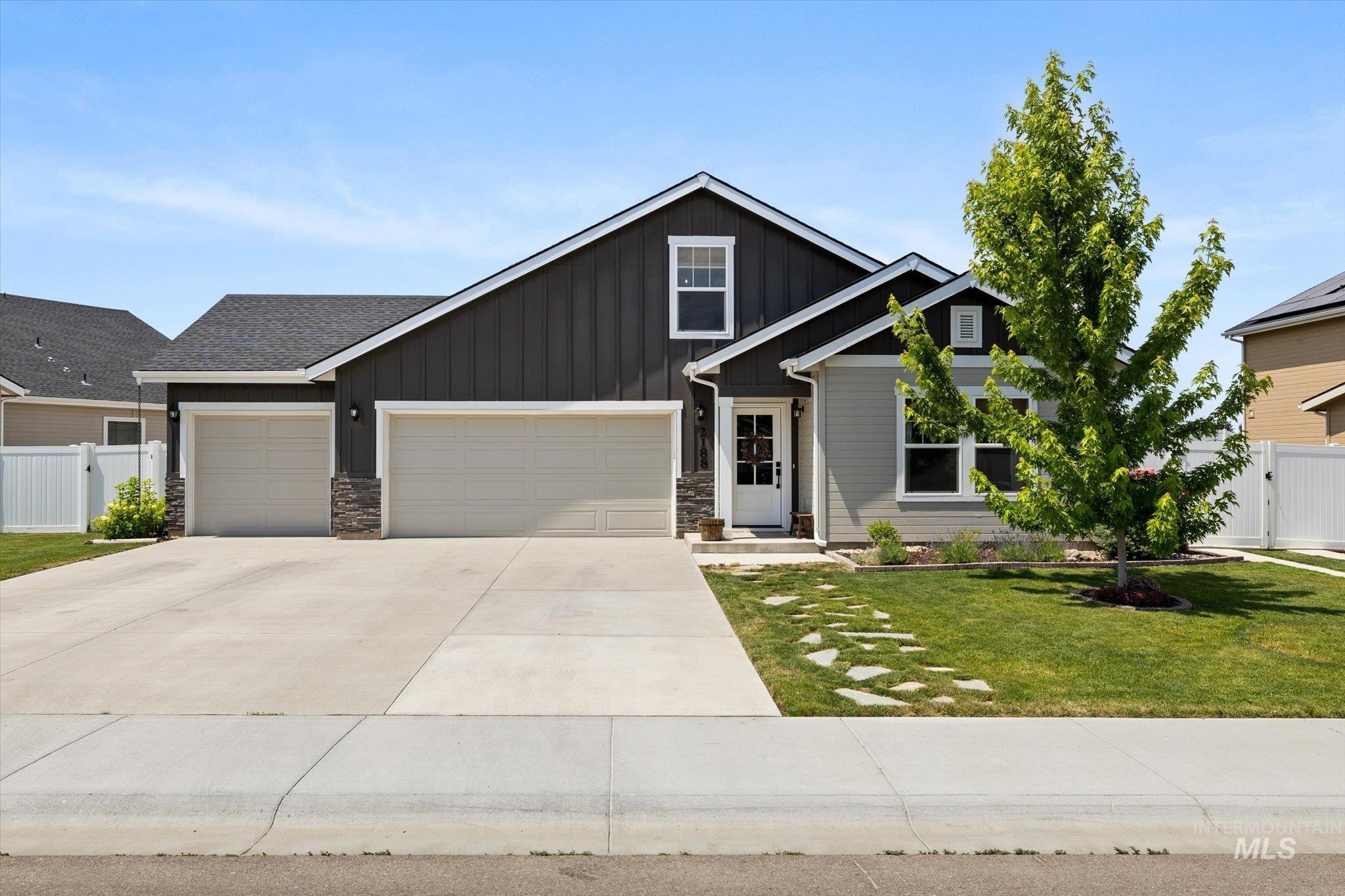 2188 Navigator St. Property Photo 1