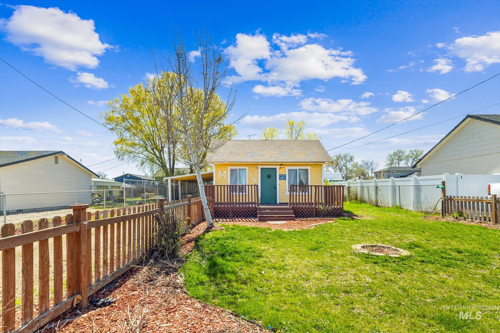 1129 Powell Avenue Property Photo 1
