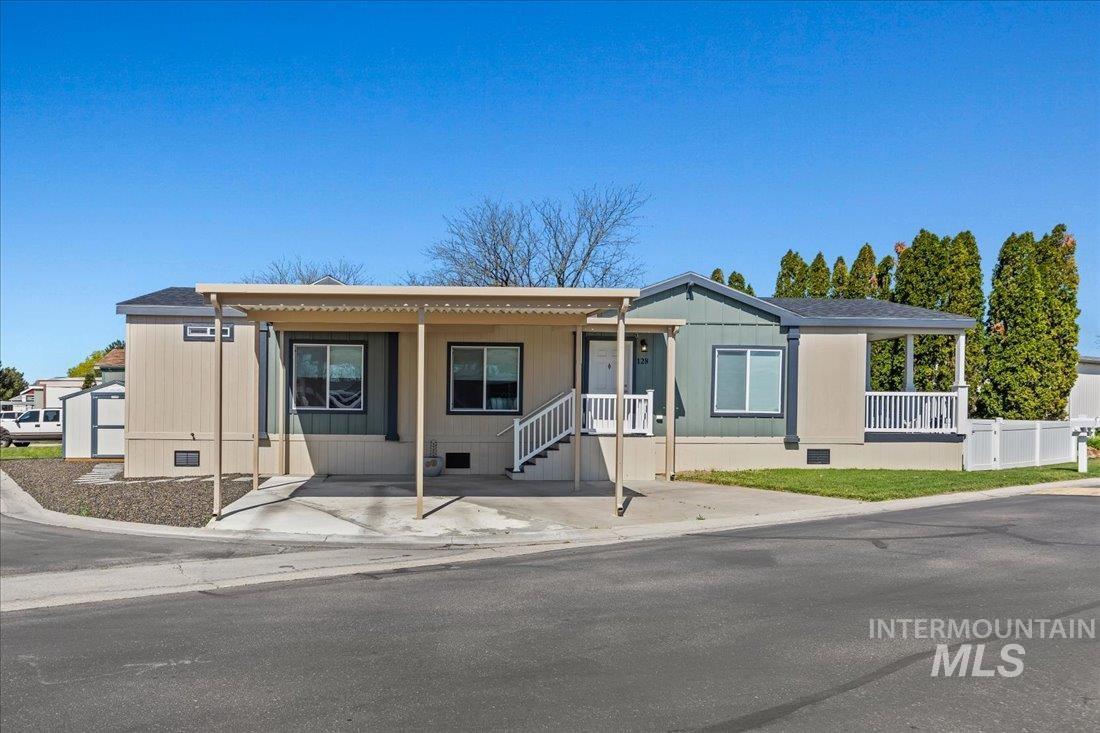 700 W Fairview Property Photo