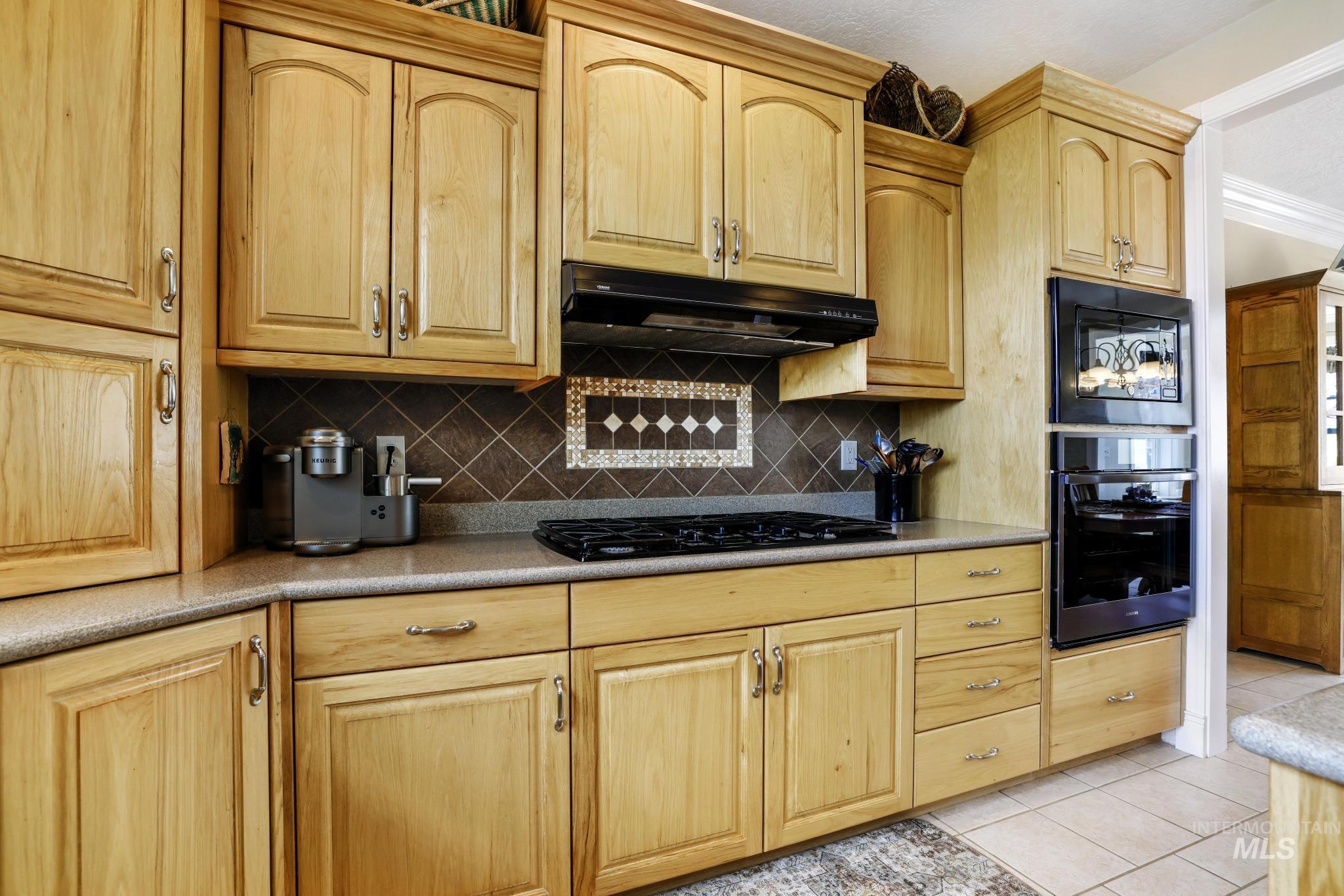 2554 E 3708 N Property Photo 15