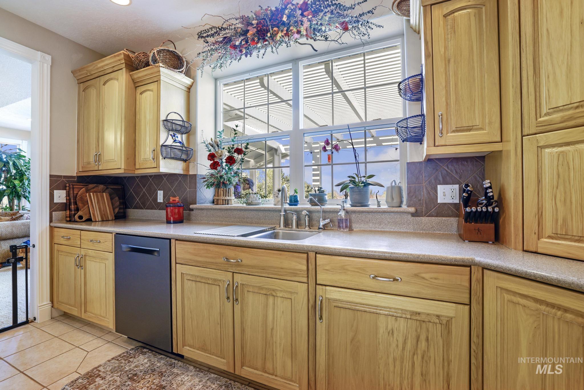 2554 E 3708 N Property Photo 16