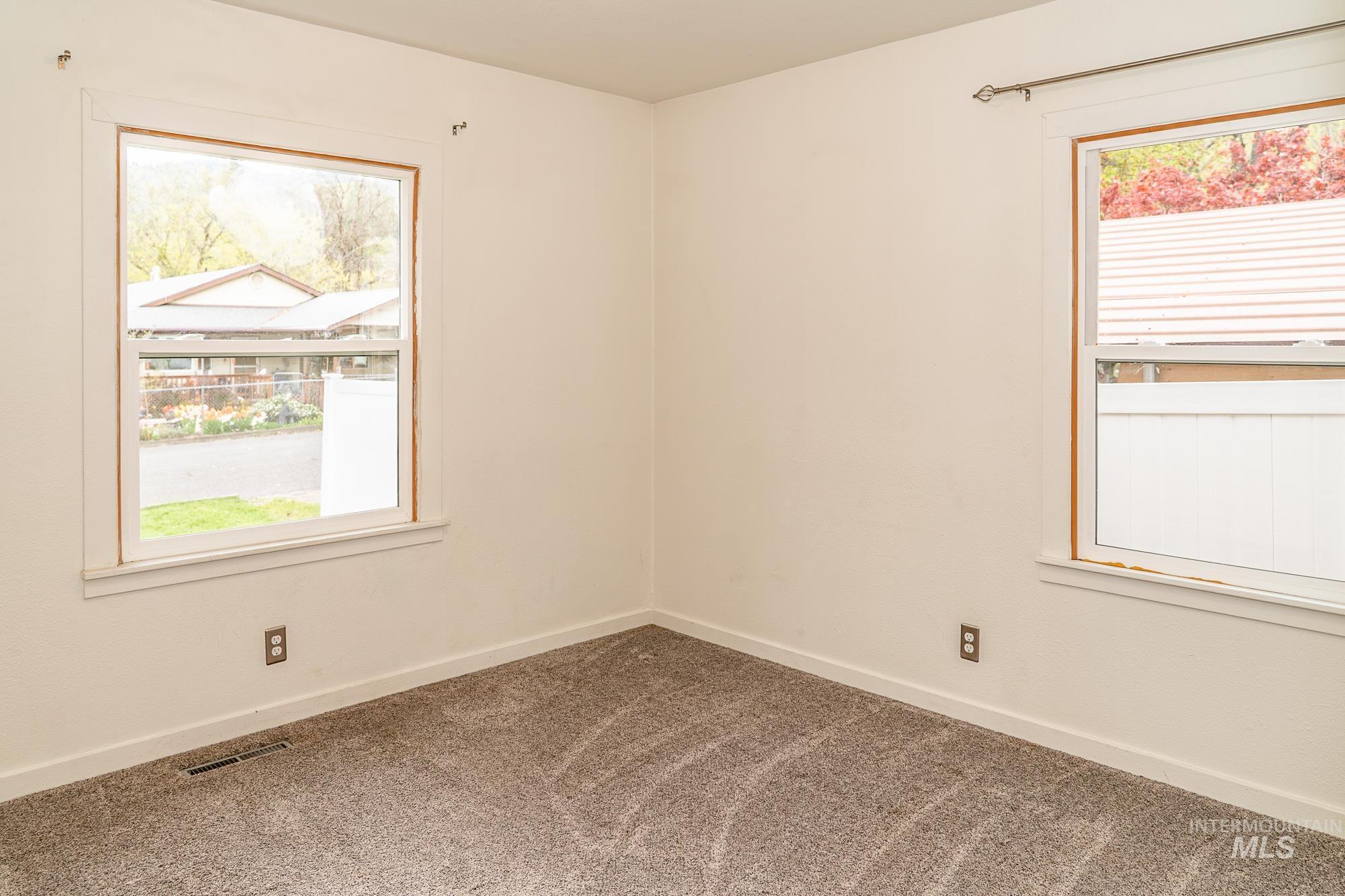 200 N G St Property Photo 23