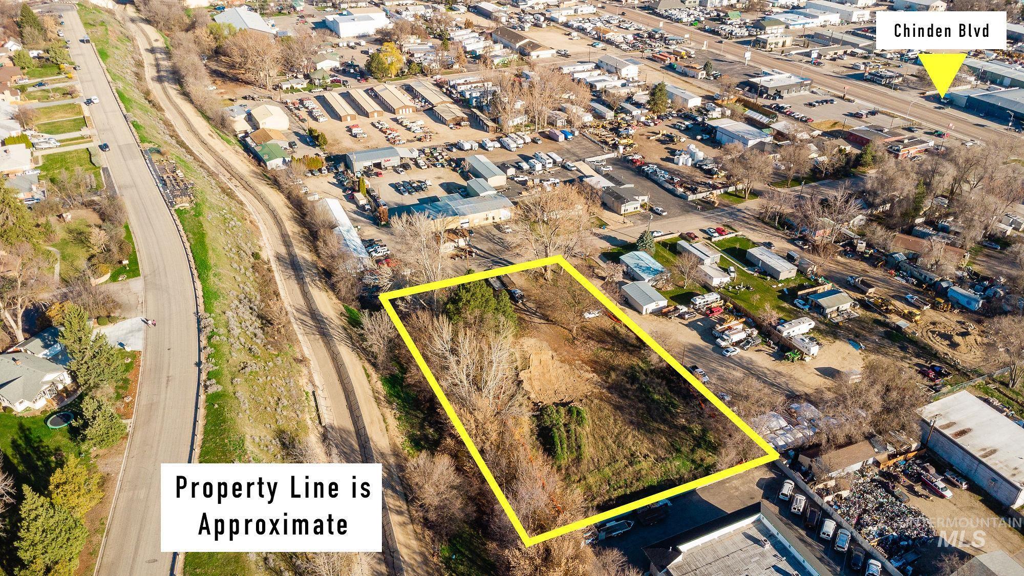 215 W 39th St Property Photo 3