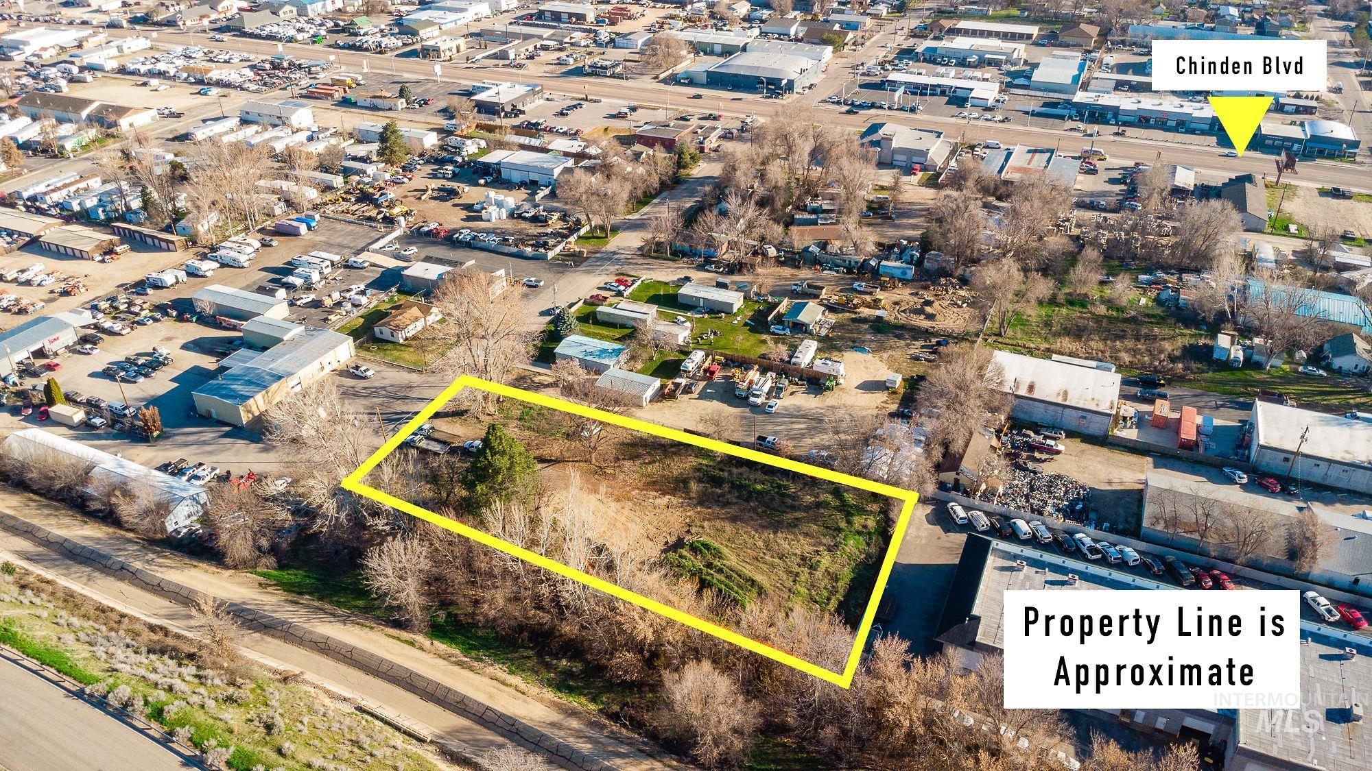 215 W 39th St Property Photo 4