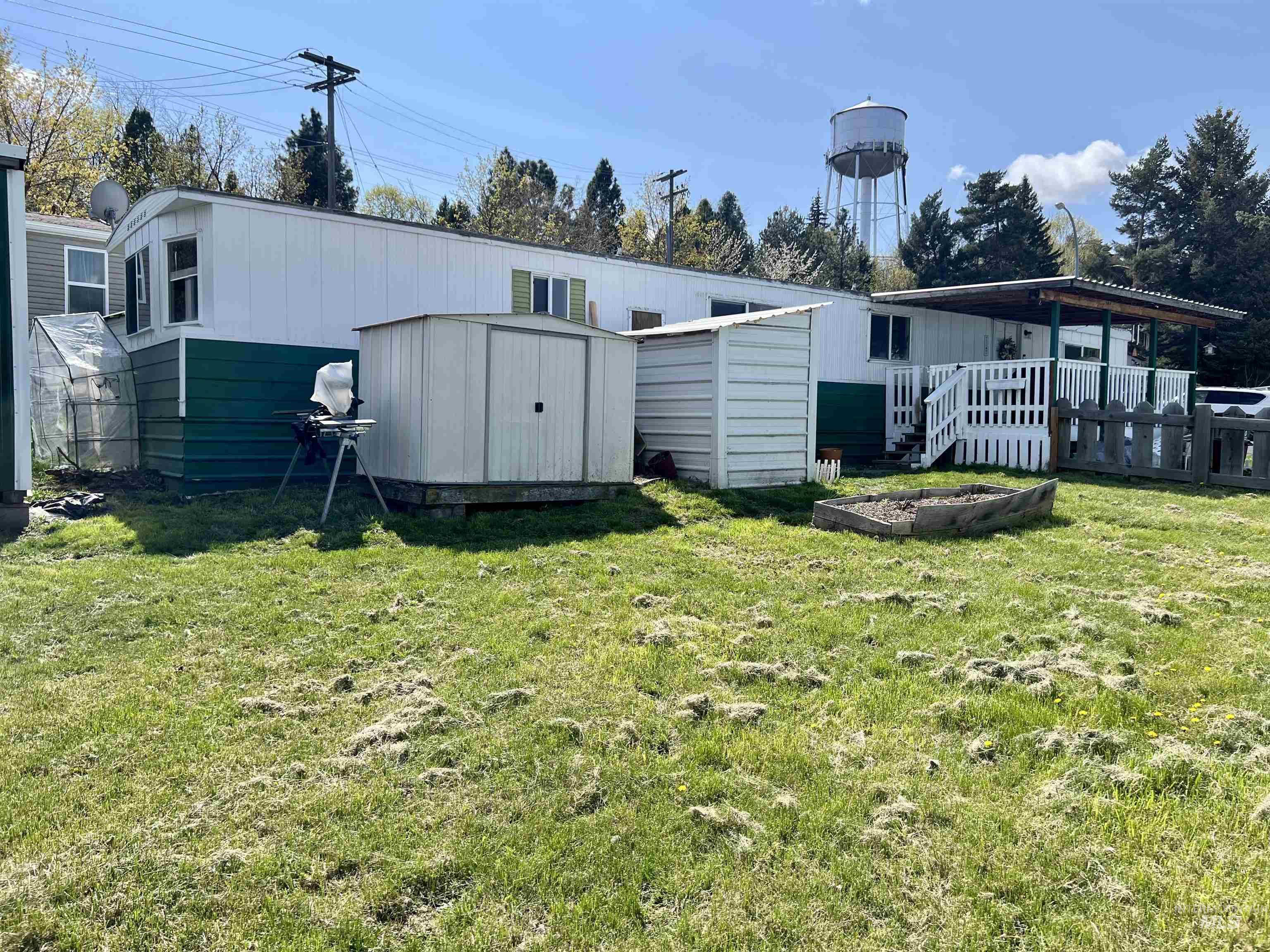411 N Almon Property Photo 8