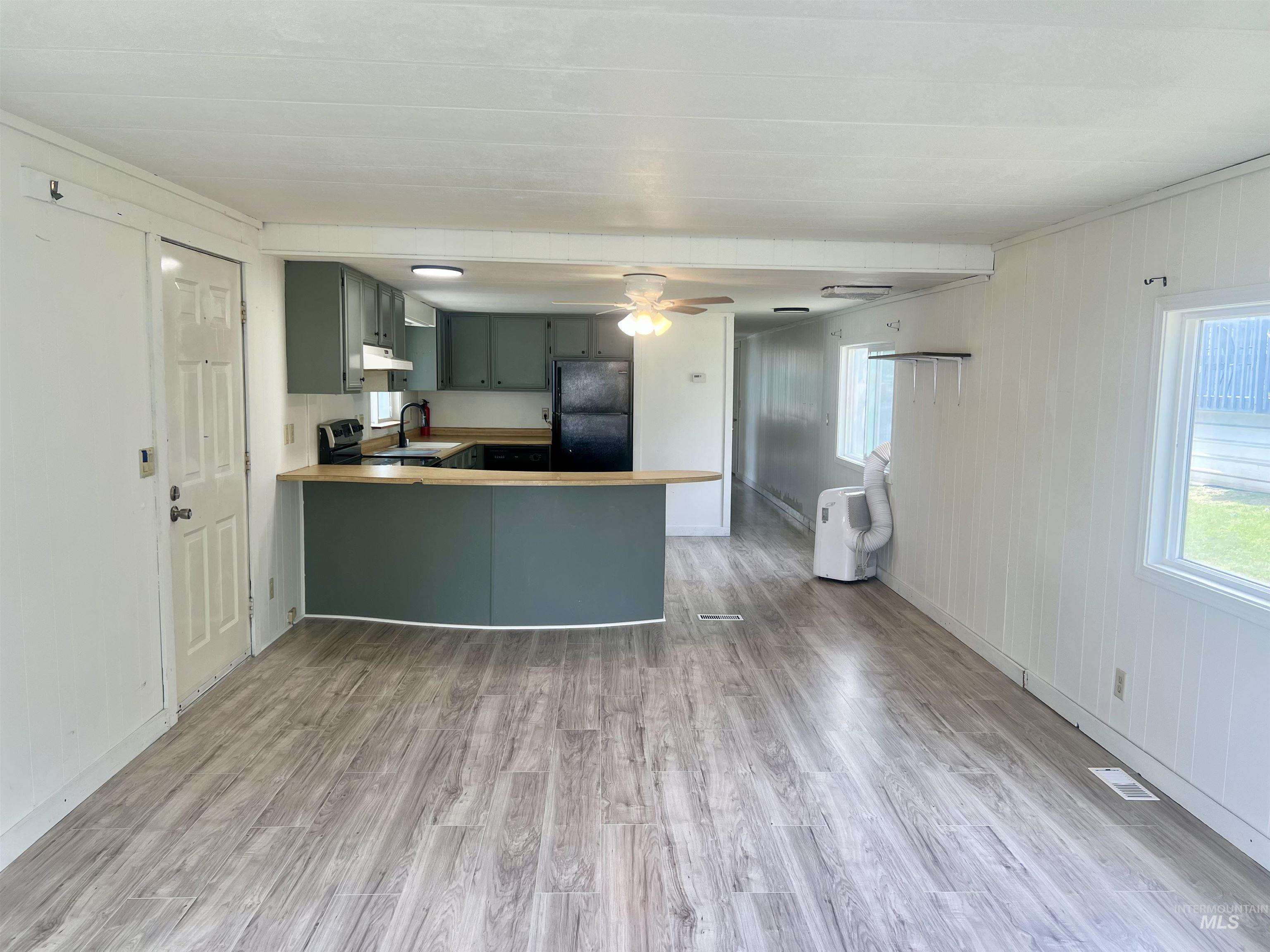 411 N Almon Property Photo 10