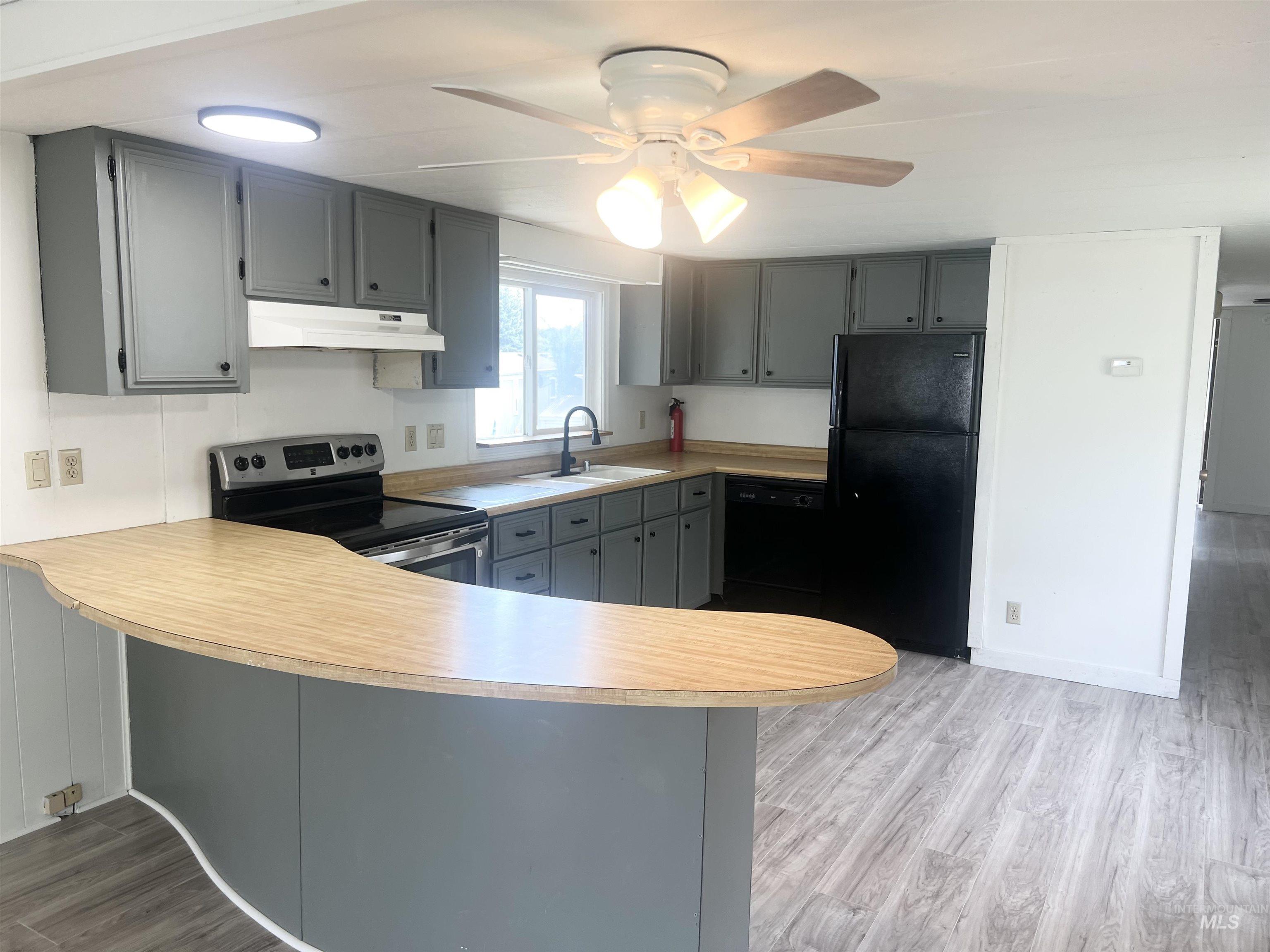 411 N Almon Property Photo 11
