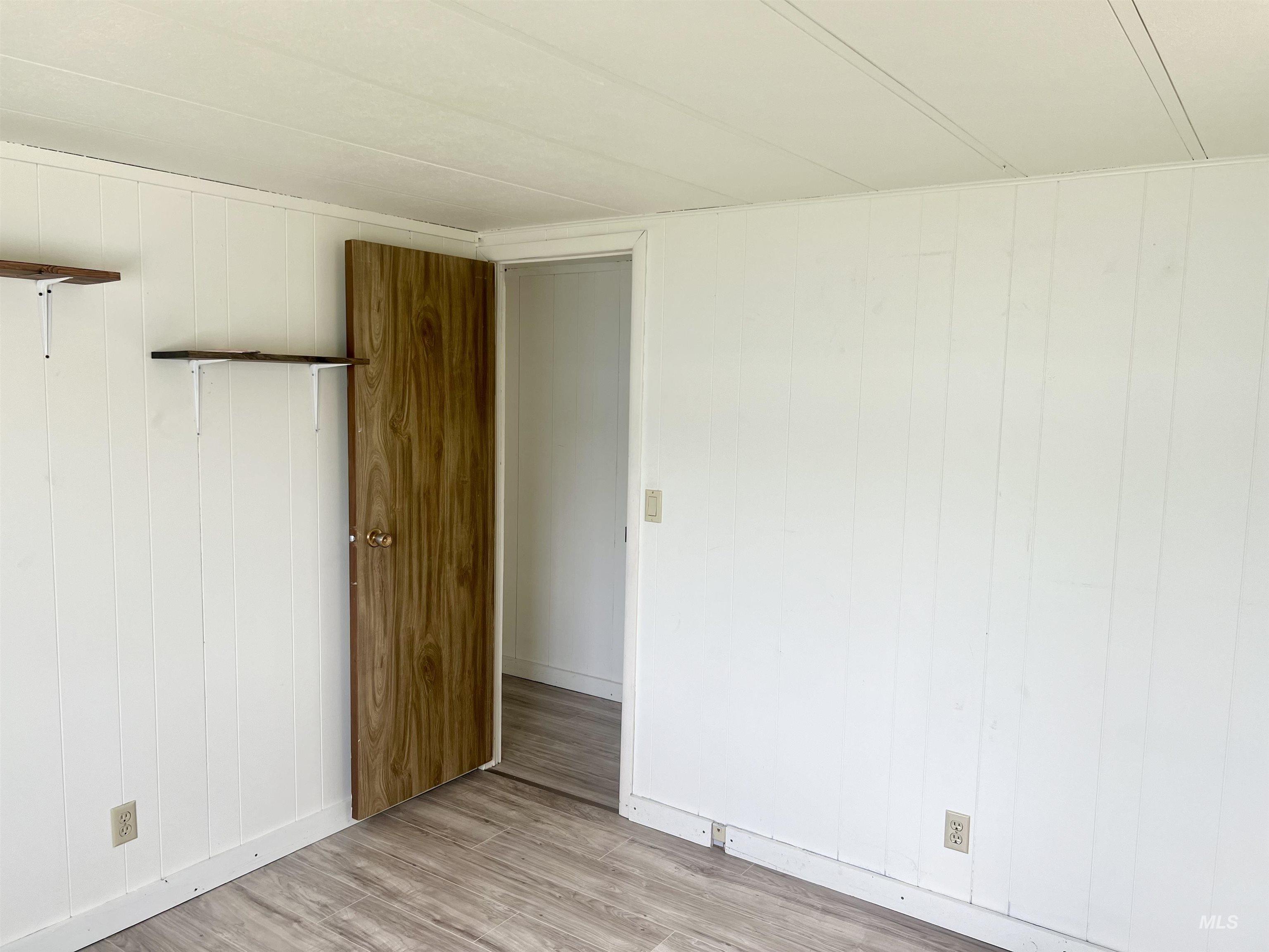 411 N Almon Property Photo 13
