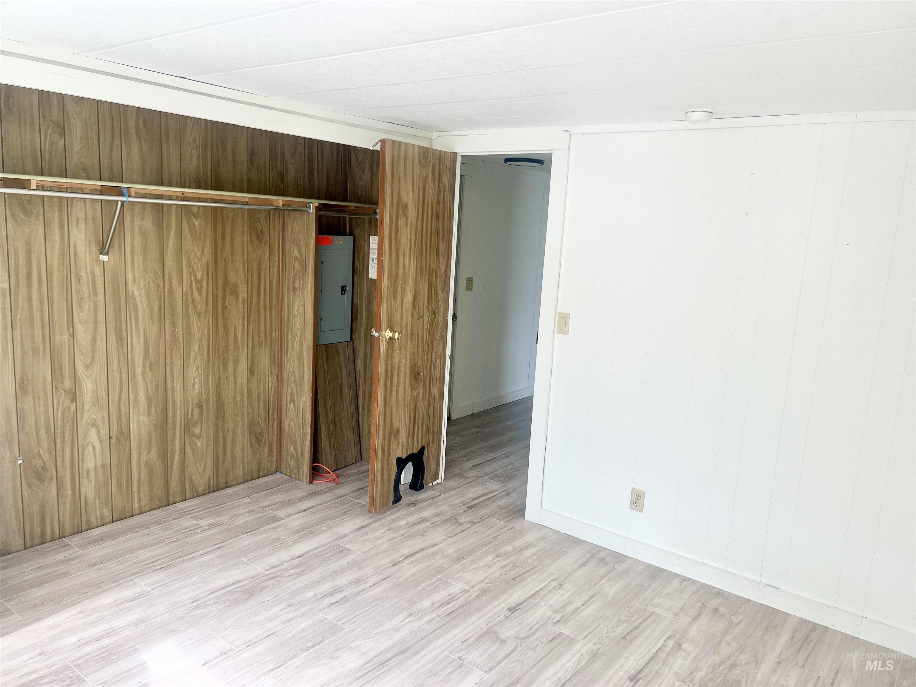 411 N Almon Property Photo 16